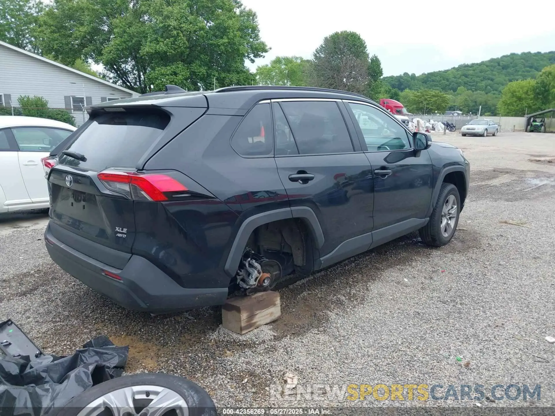4 Photograph of a damaged car 2T3P1RFV9SC506283 TOYOTA RAV4 2025