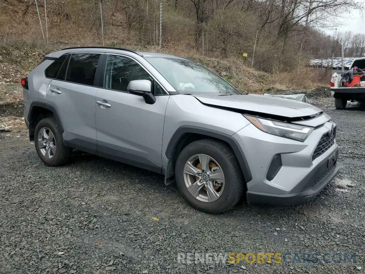 4 Photograph of a damaged car 2T3P1RFVXSW496863 TOYOTA RAV4 2025