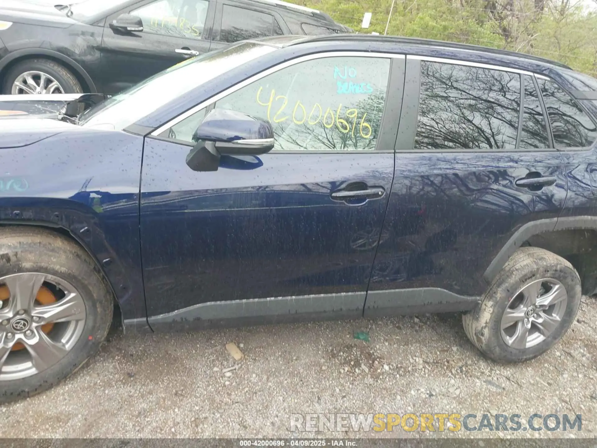 14 Photograph of a damaged car 2T3P1RFVXSW502922 TOYOTA RAV4 2025