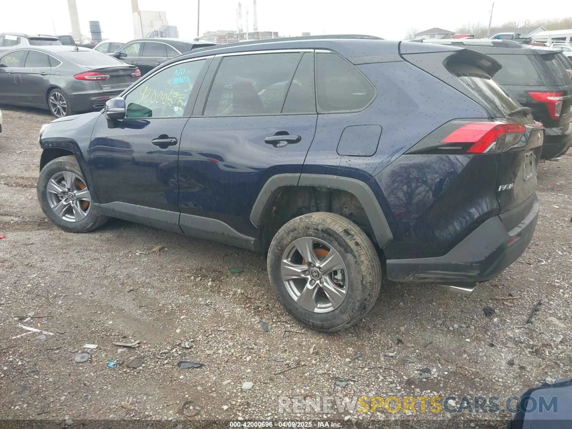 3 Photograph of a damaged car 2T3P1RFVXSW502922 TOYOTA RAV4 2025