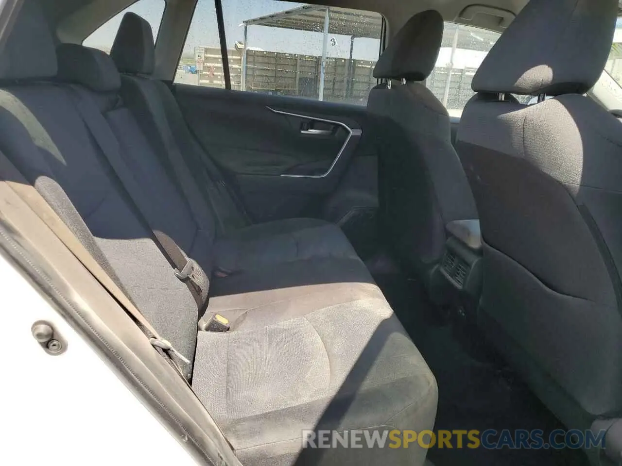 11 Photograph of a damaged car 2T3W1RFV0SW365808 TOYOTA RAV4 2025