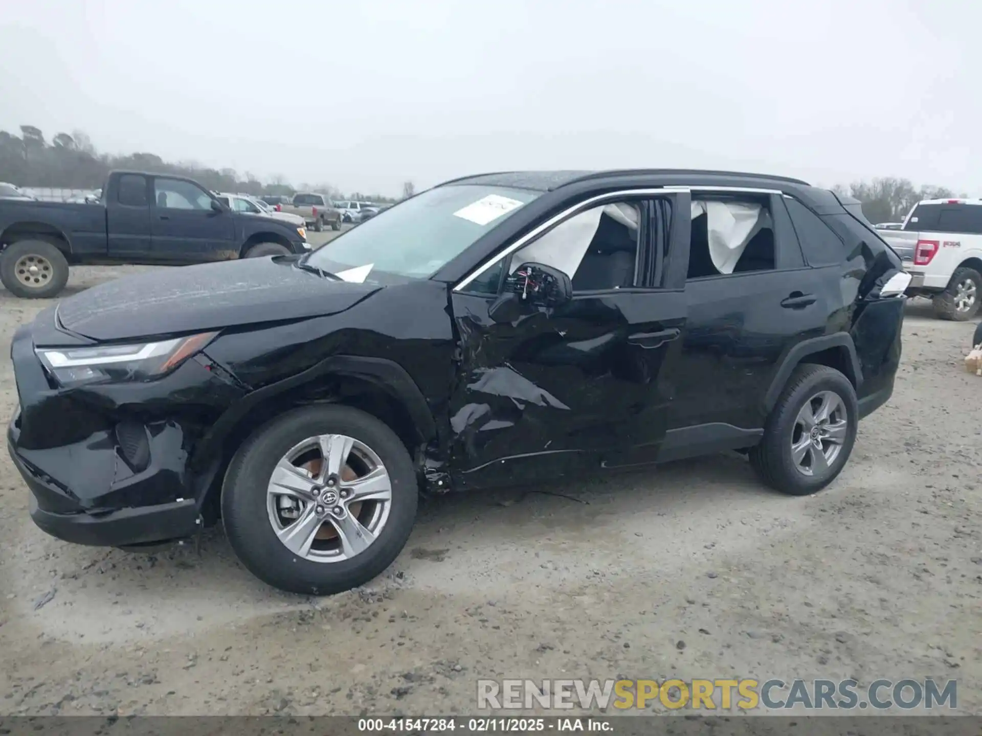 14 Photograph of a damaged car 2T3W1RFV5SC306299 TOYOTA RAV4 2025