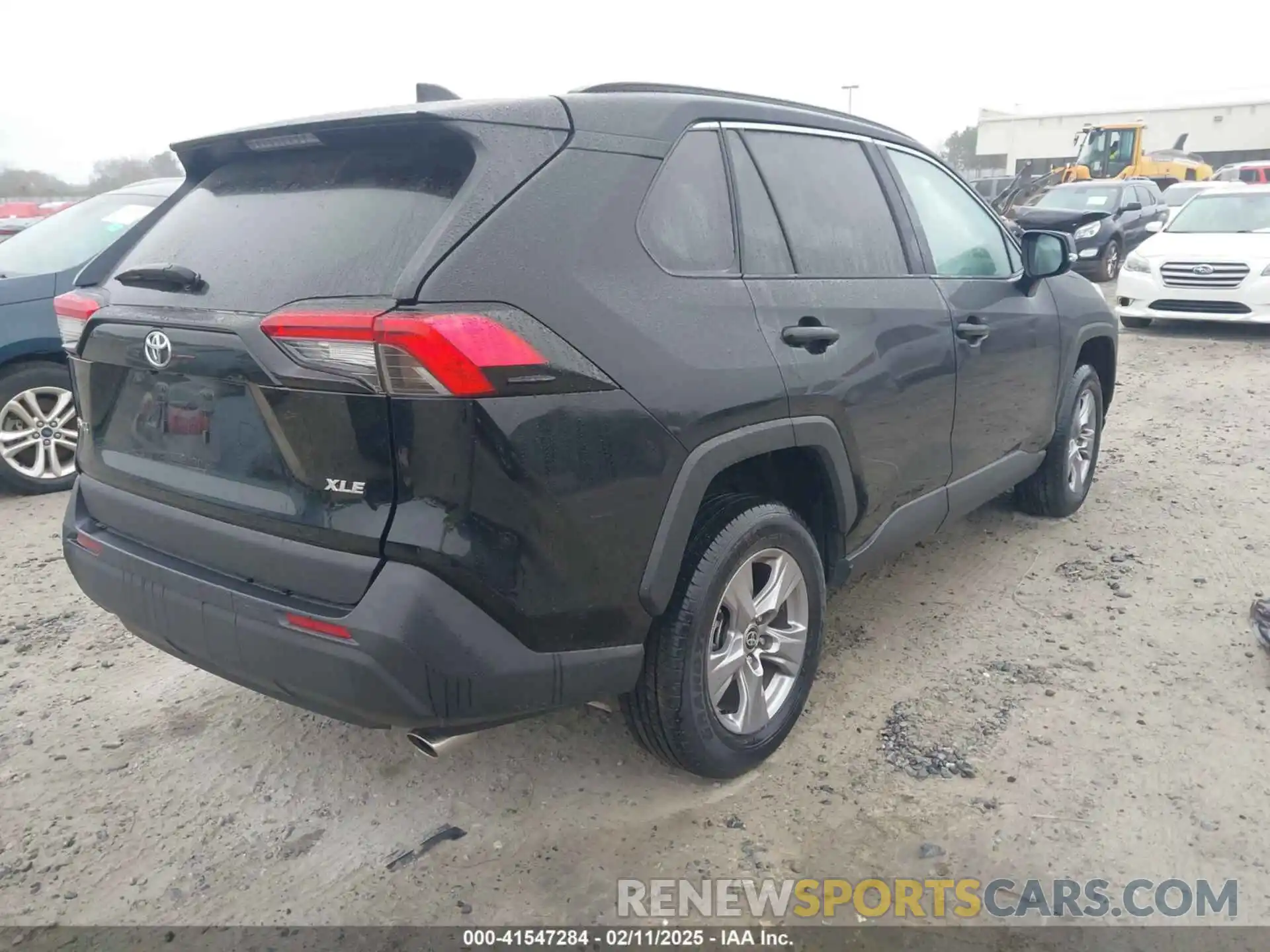 4 Photograph of a damaged car 2T3W1RFV5SC306299 TOYOTA RAV4 2025