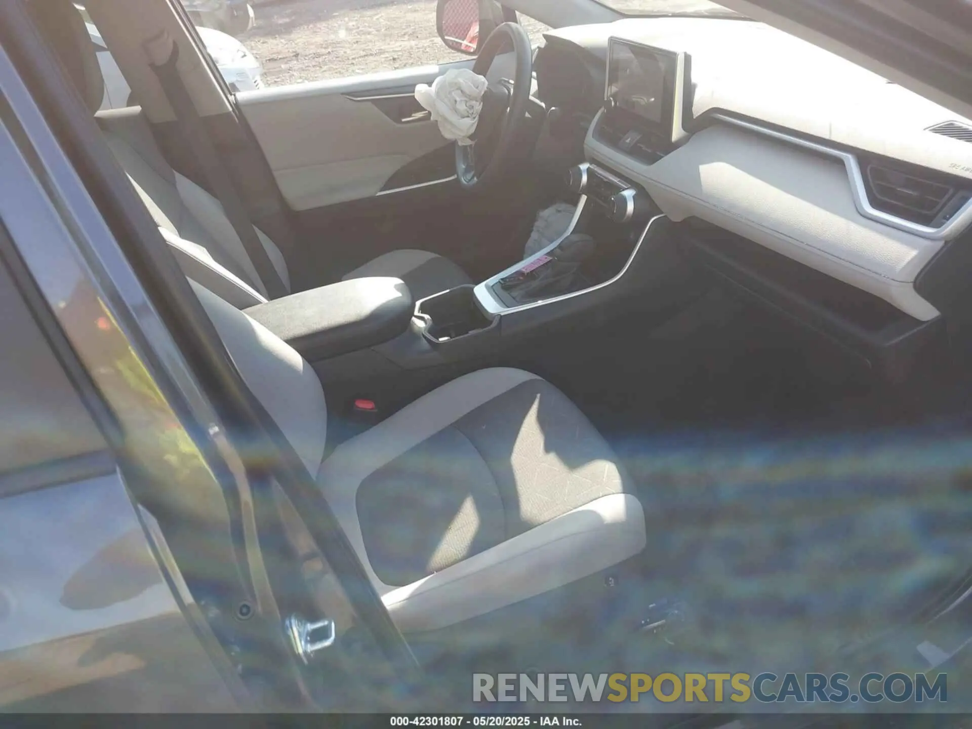 5 Photograph of a damaged car 2T3W1RFV7SC310614 TOYOTA RAV4 2025