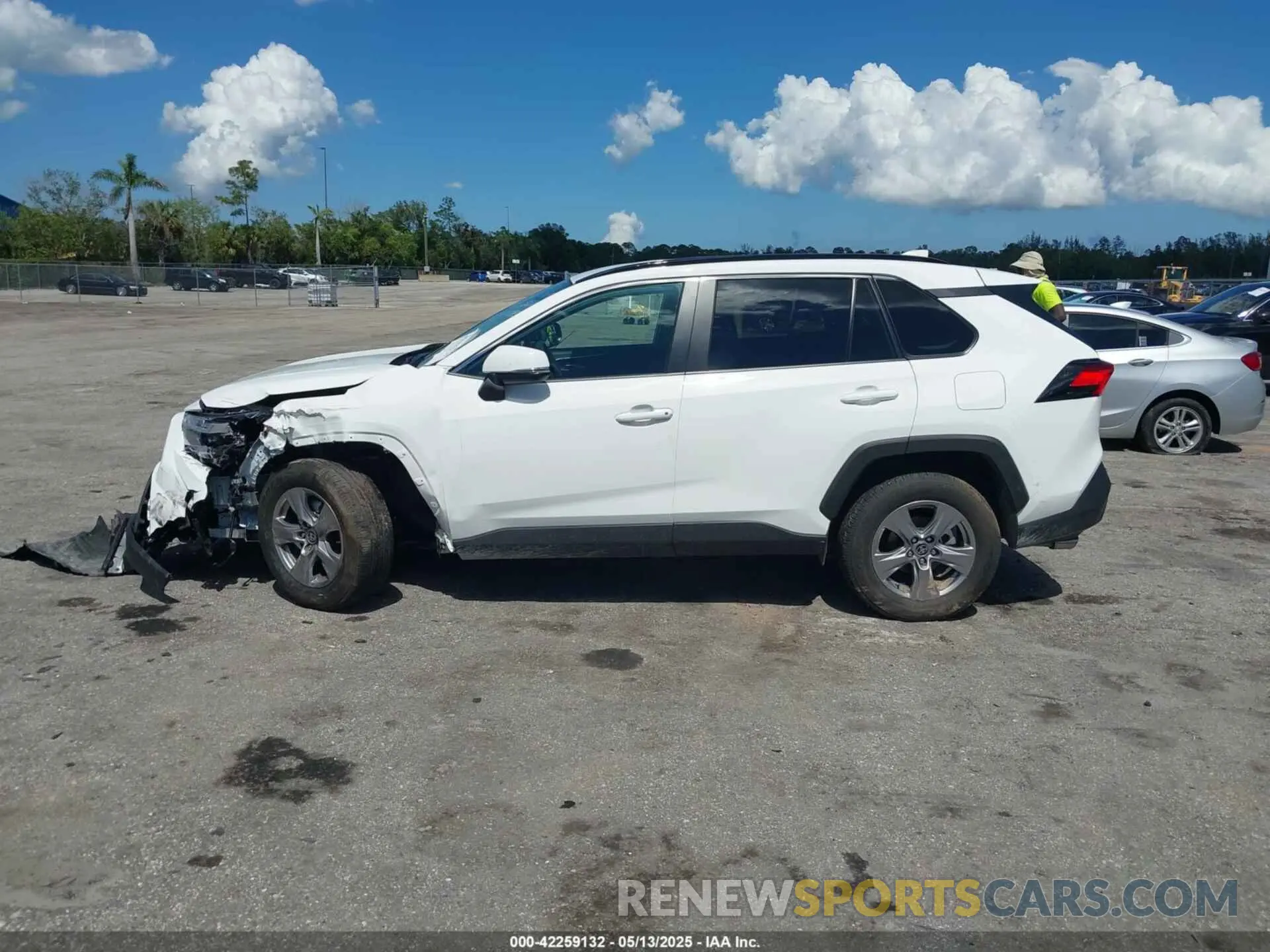 14 Photograph of a damaged car 2T3W1RFV8SC310895 TOYOTA RAV4 2025