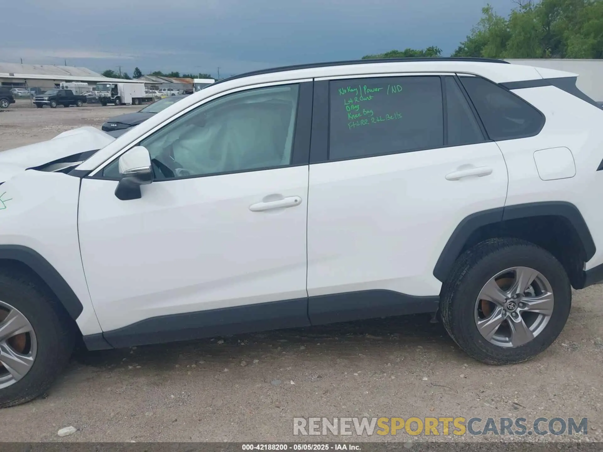 14 Photograph of a damaged car 2T3W1RFV9SW369324 TOYOTA RAV4 2025