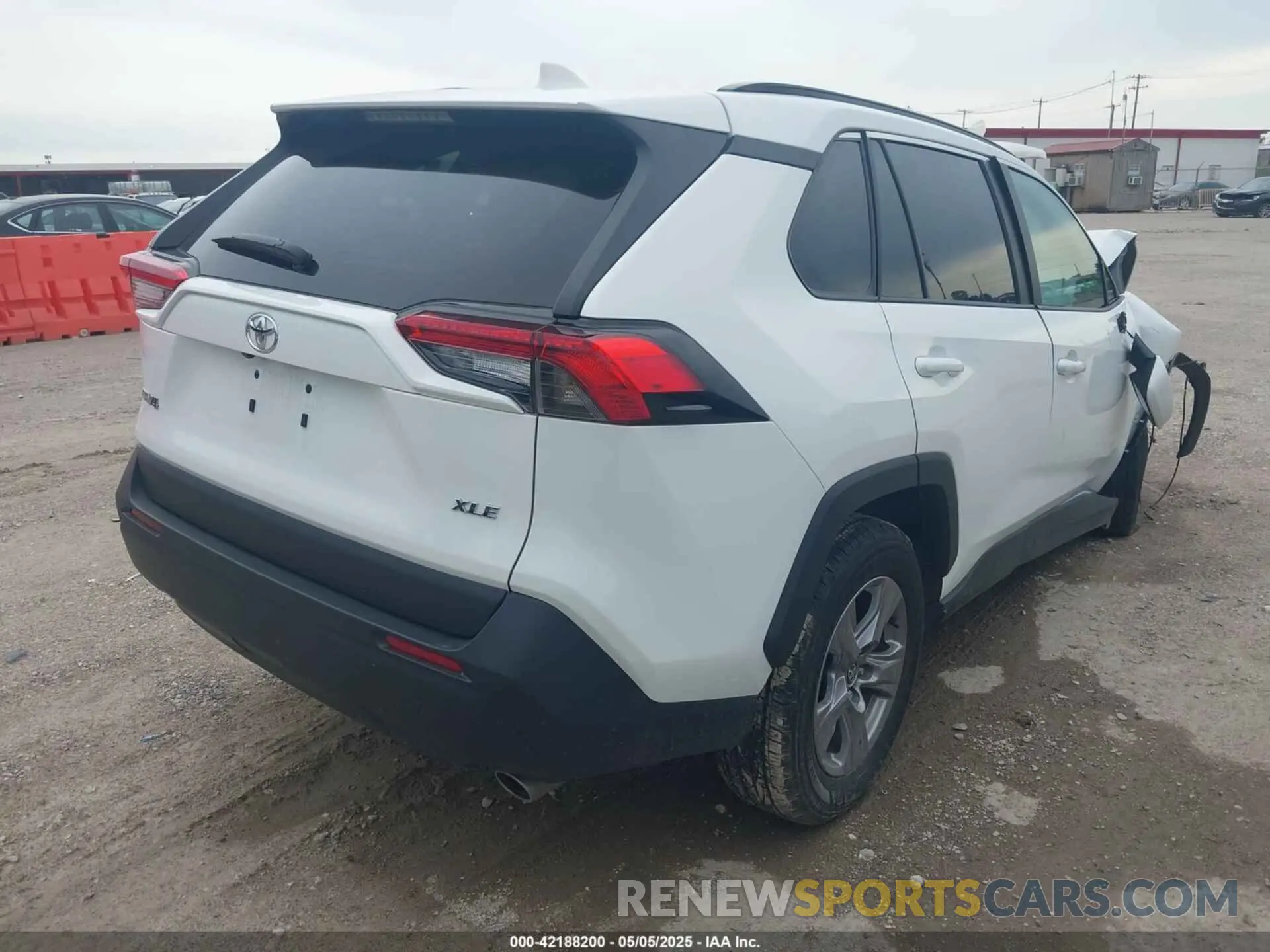 4 Photograph of a damaged car 2T3W1RFV9SW369324 TOYOTA RAV4 2025