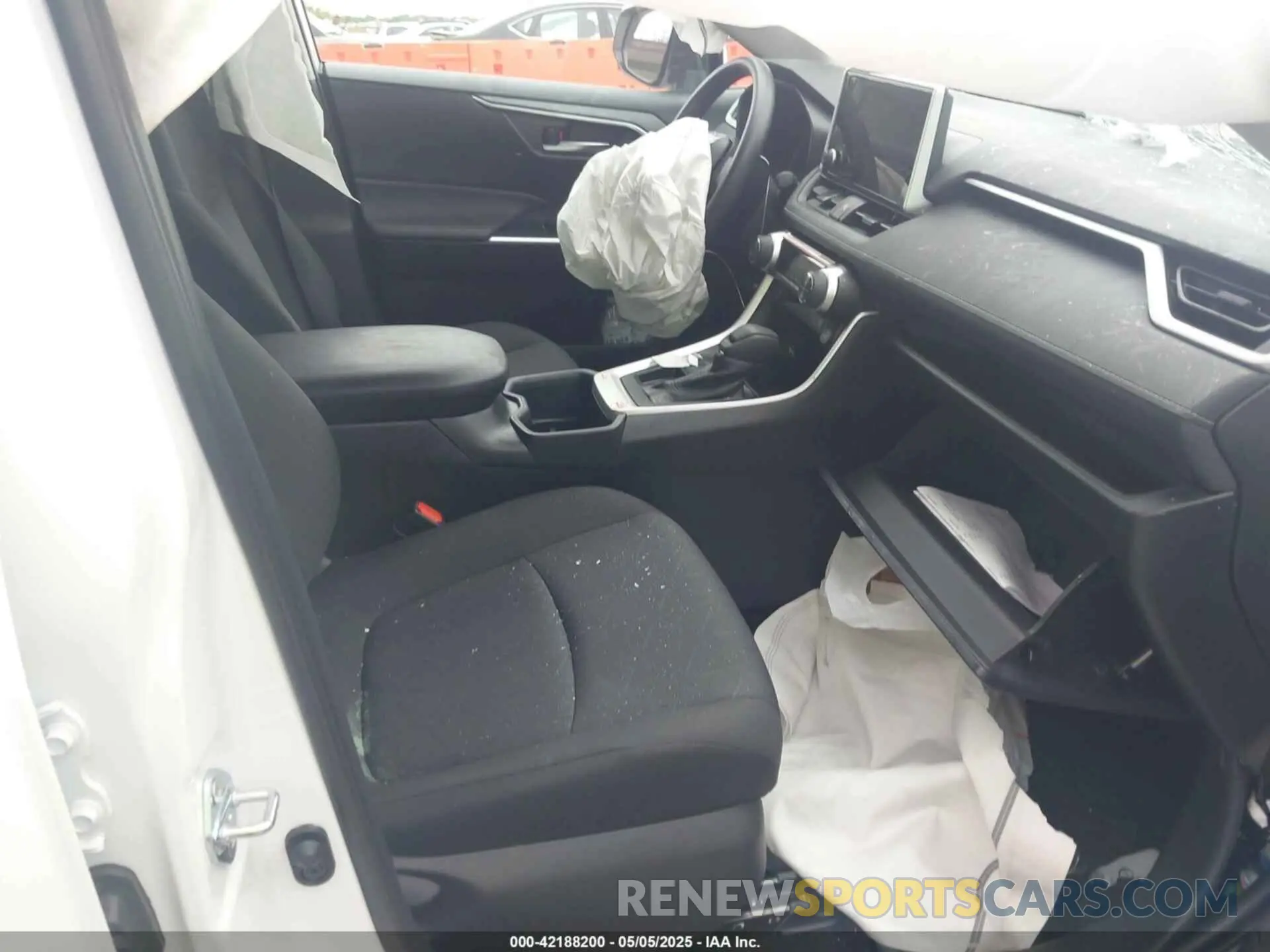 5 Photograph of a damaged car 2T3W1RFV9SW369324 TOYOTA RAV4 2025