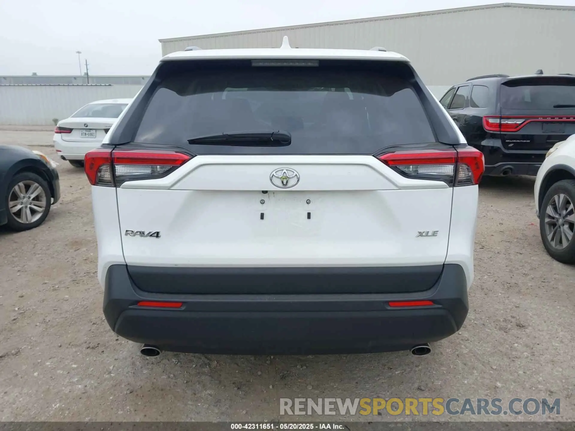 16 Photograph of a damaged car 2T3W1RFV9SW374071 TOYOTA RAV4 2025
