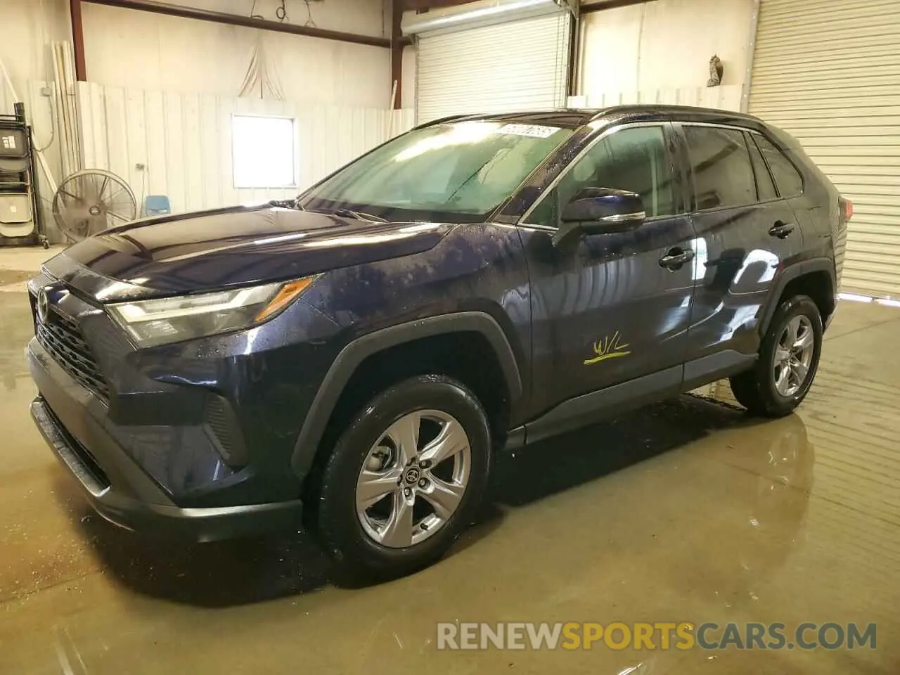 1 Photograph of a damaged car 2T3W1RFV9SW387175 TOYOTA RAV4 2025