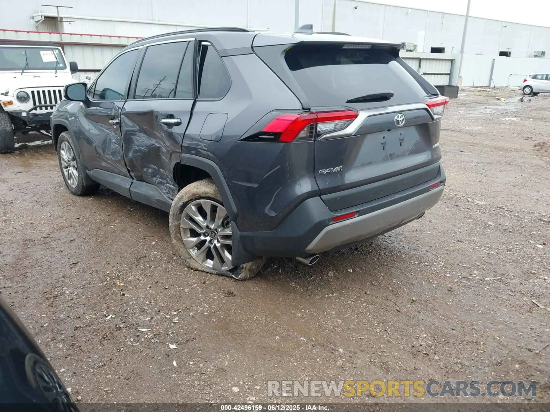 3 Photograph of a damaged car 2T3Y1RFV5SW373024 TOYOTA RAV4 2025
