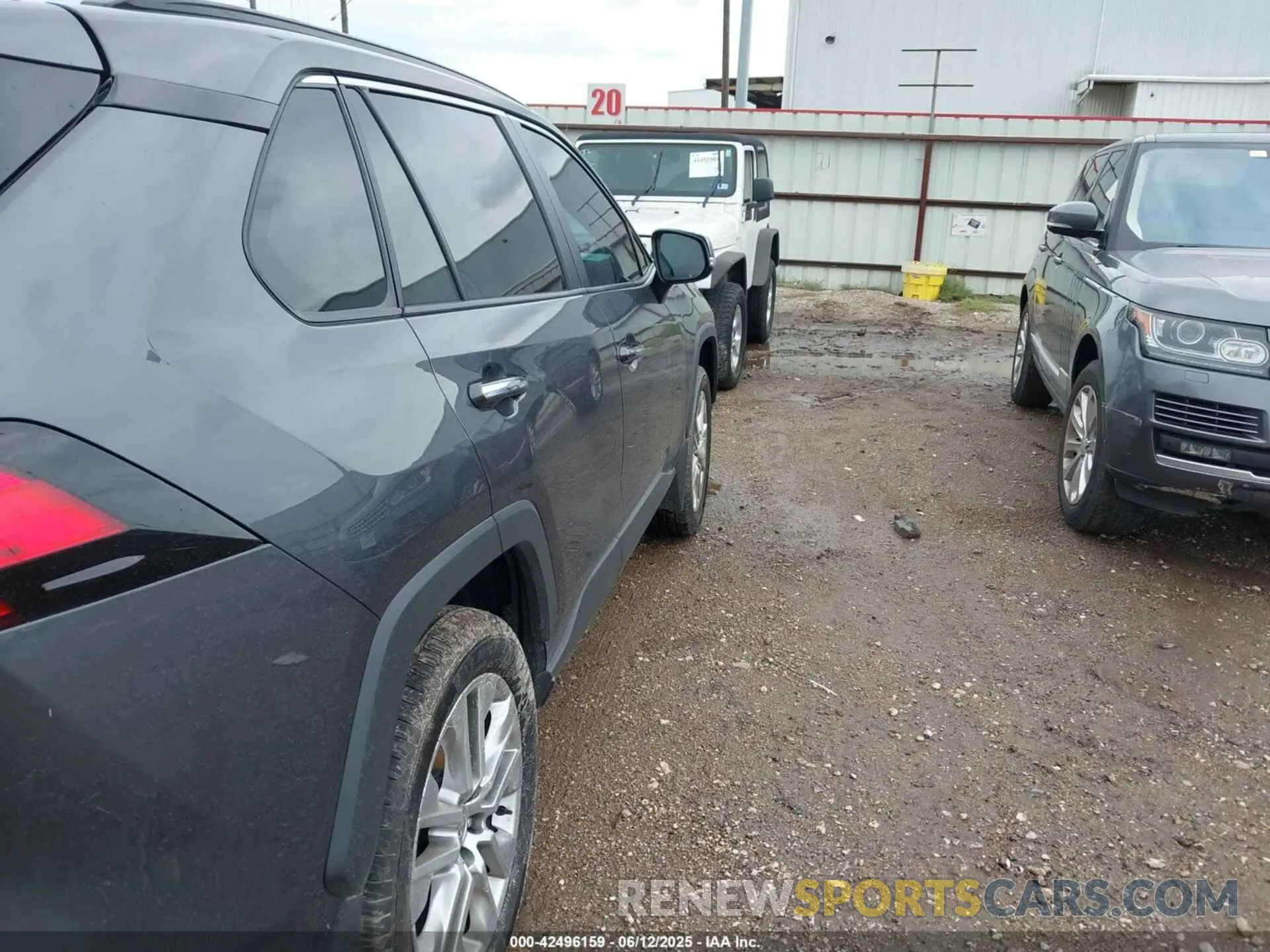 4 Photograph of a damaged car 2T3Y1RFV5SW373024 TOYOTA RAV4 2025