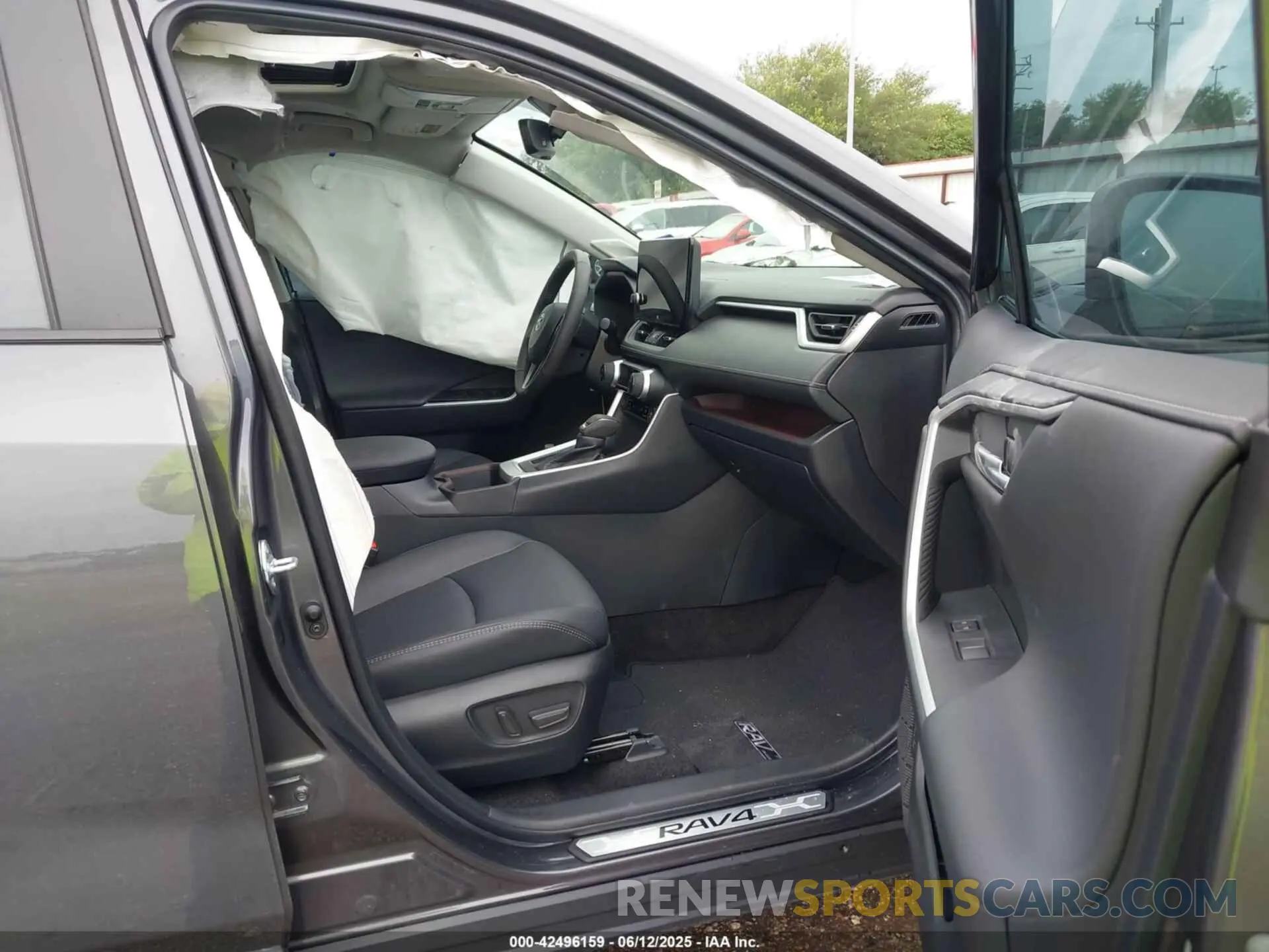 5 Photograph of a damaged car 2T3Y1RFV5SW373024 TOYOTA RAV4 2025