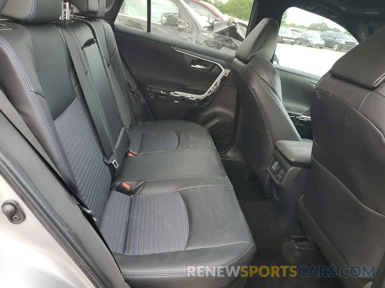 11 Photograph of a damaged car 4T3E6RFV1SU177327 TOYOTA RAV4 2025