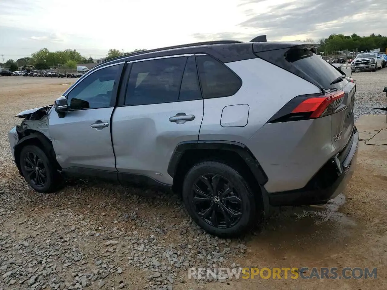 2 Photograph of a damaged car 4T3E6RFV1SU177327 TOYOTA RAV4 2025