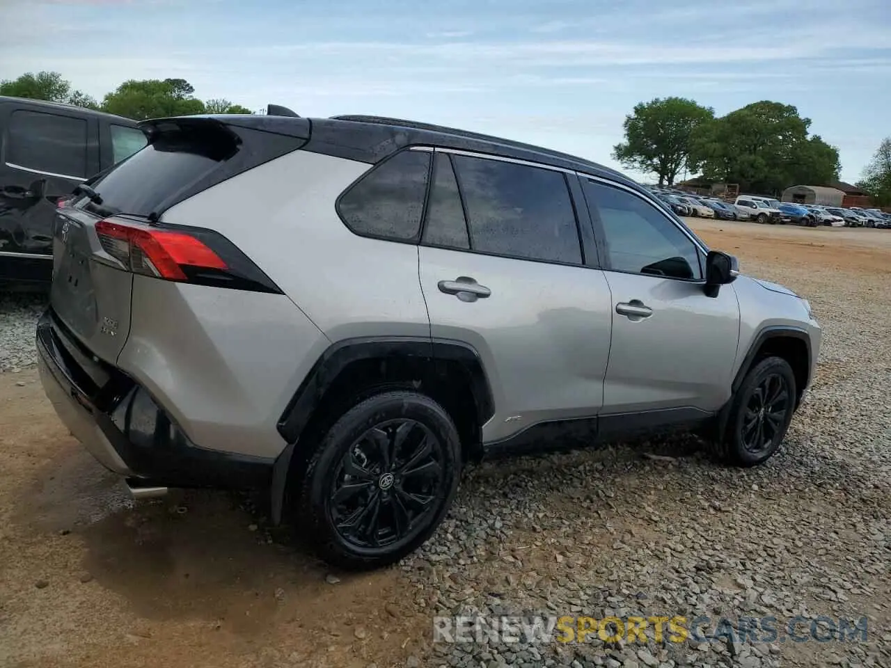 3 Photograph of a damaged car 4T3E6RFV1SU177327 TOYOTA RAV4 2025