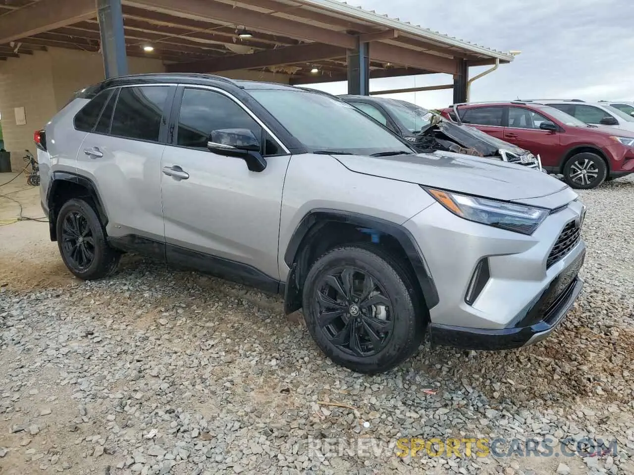 4 Photograph of a damaged car 4T3E6RFV1SU177327 TOYOTA RAV4 2025