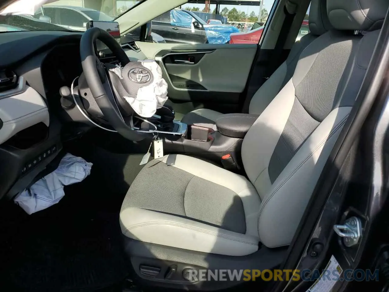 7 Photograph of a damaged car JTMD6RFV0SD570180 TOYOTA RAV4 2025