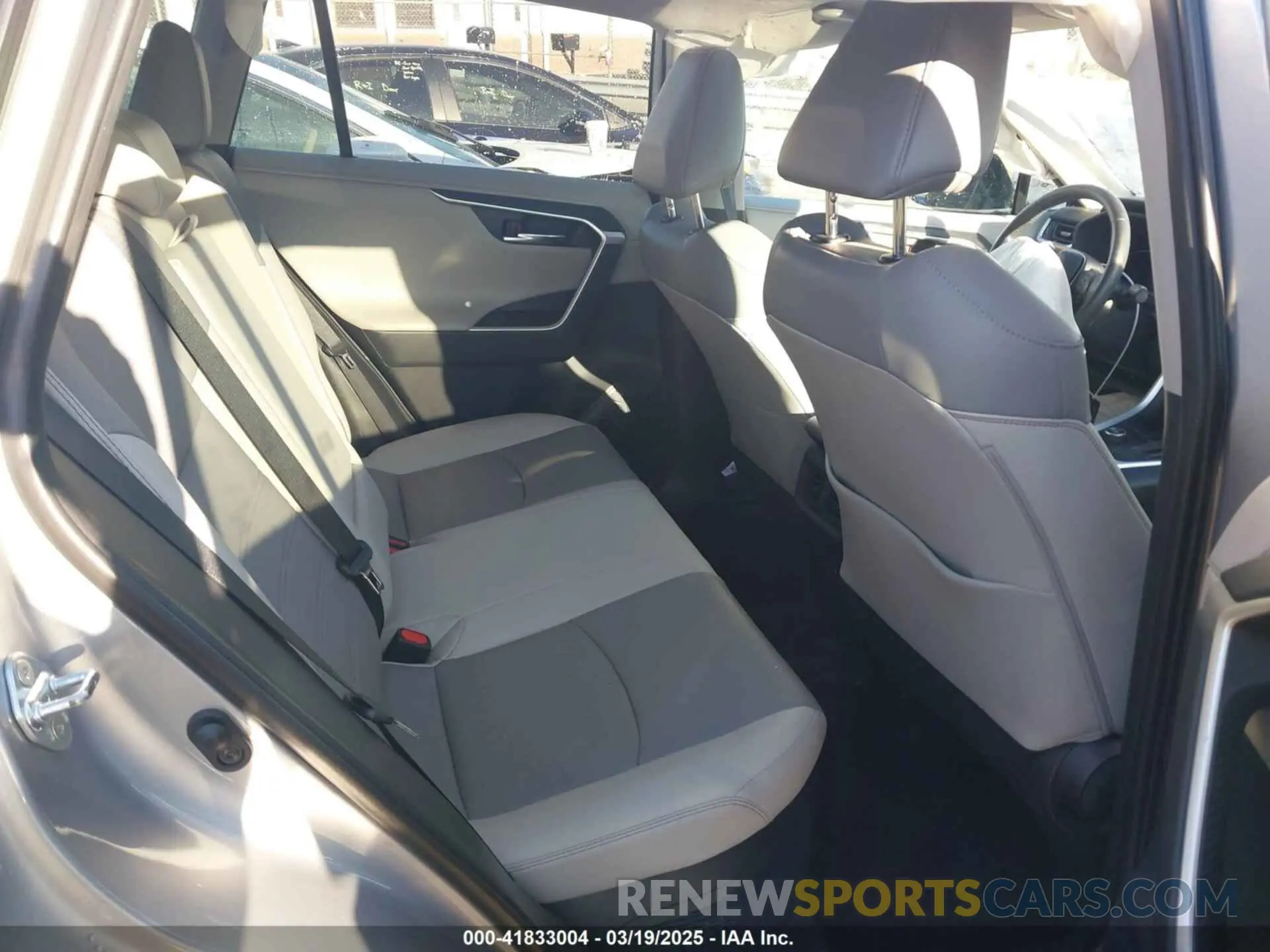 8 Photograph of a damaged car 2T3DWRFV1KW022420 TOYOTA RAV4 HYBRID 2019