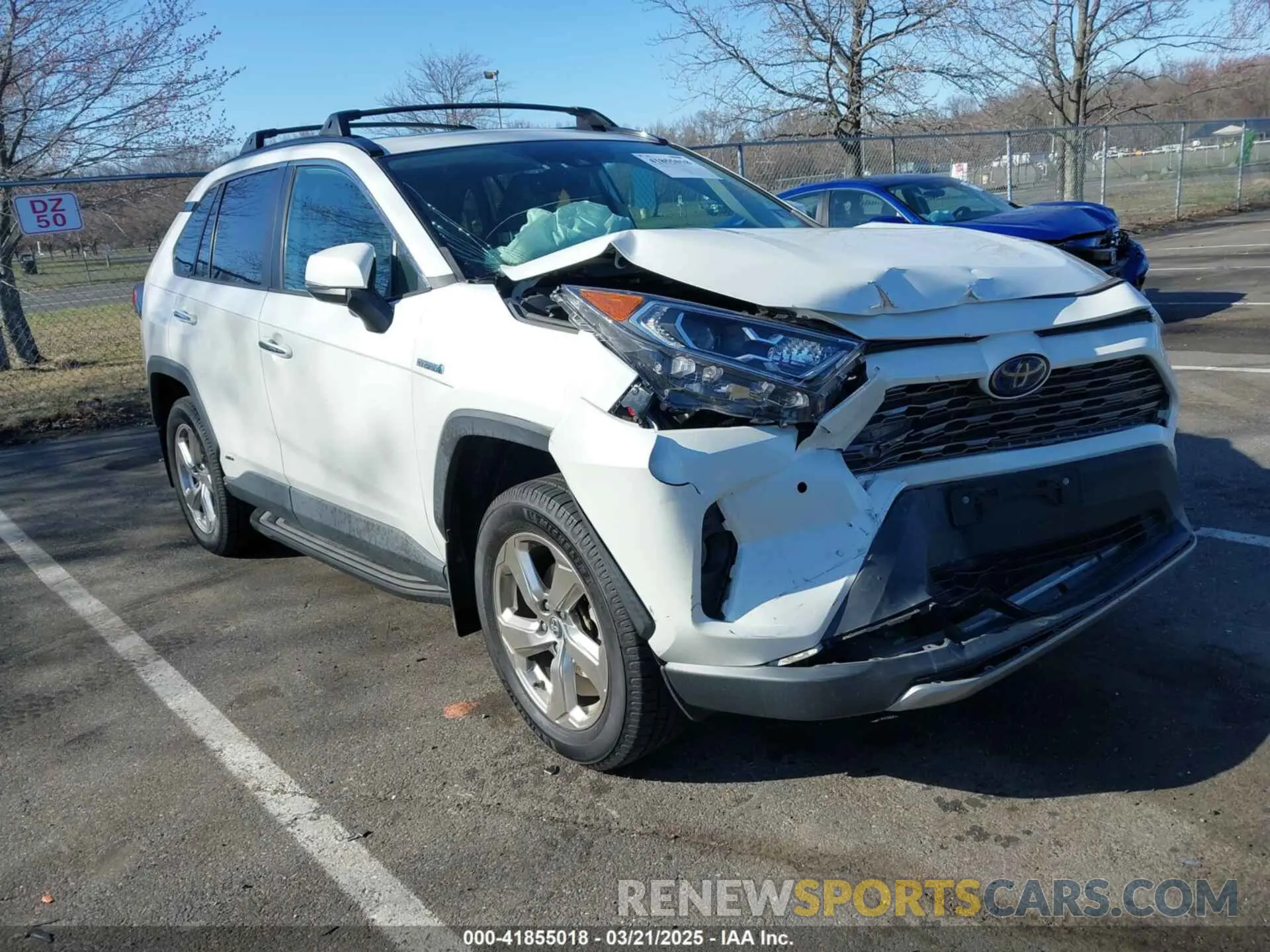 1 Photograph of a damaged car 2T3DWRFV2KW024113 TOYOTA RAV4 HYBRID 2019