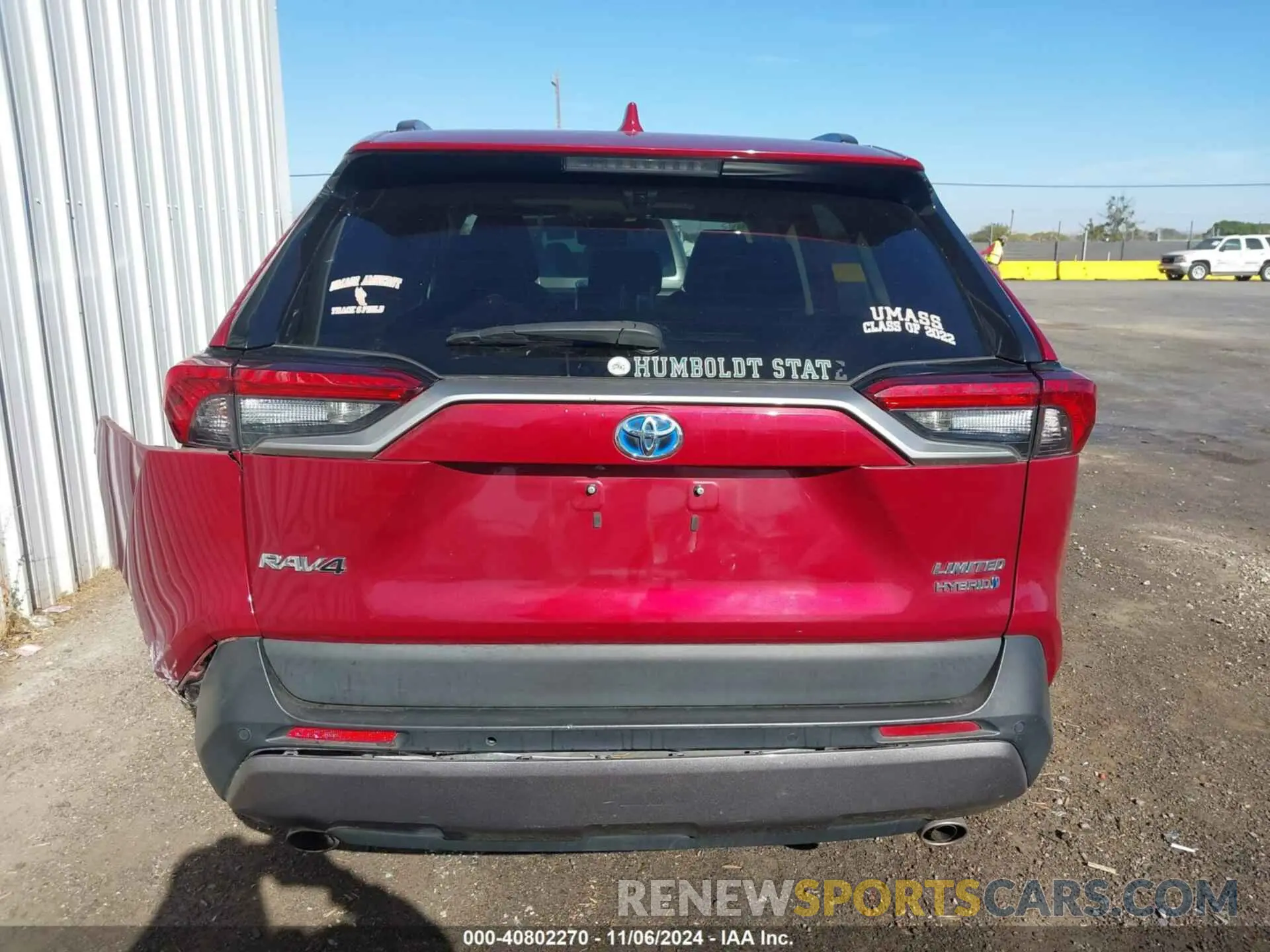 17 Photograph of a damaged car 2T3DWRFV2KW032583 TOYOTA RAV4 HYBRID 2019