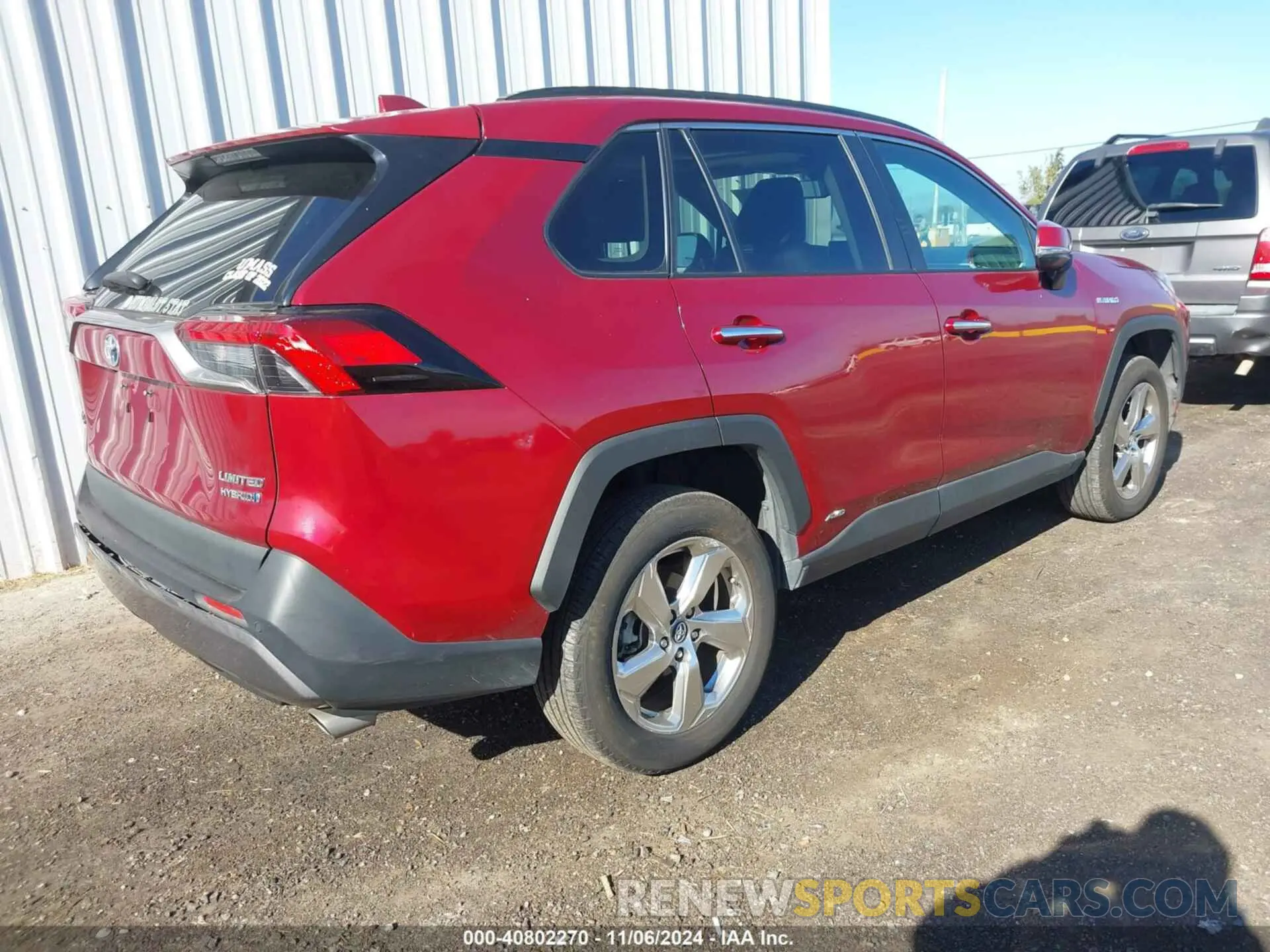 4 Photograph of a damaged car 2T3DWRFV2KW032583 TOYOTA RAV4 HYBRID 2019