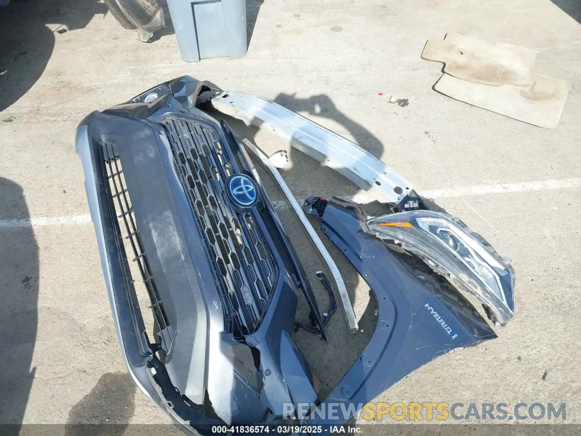 11 Photograph of a damaged car 2T3DWRFV3KW042748 TOYOTA RAV4 HYBRID 2019