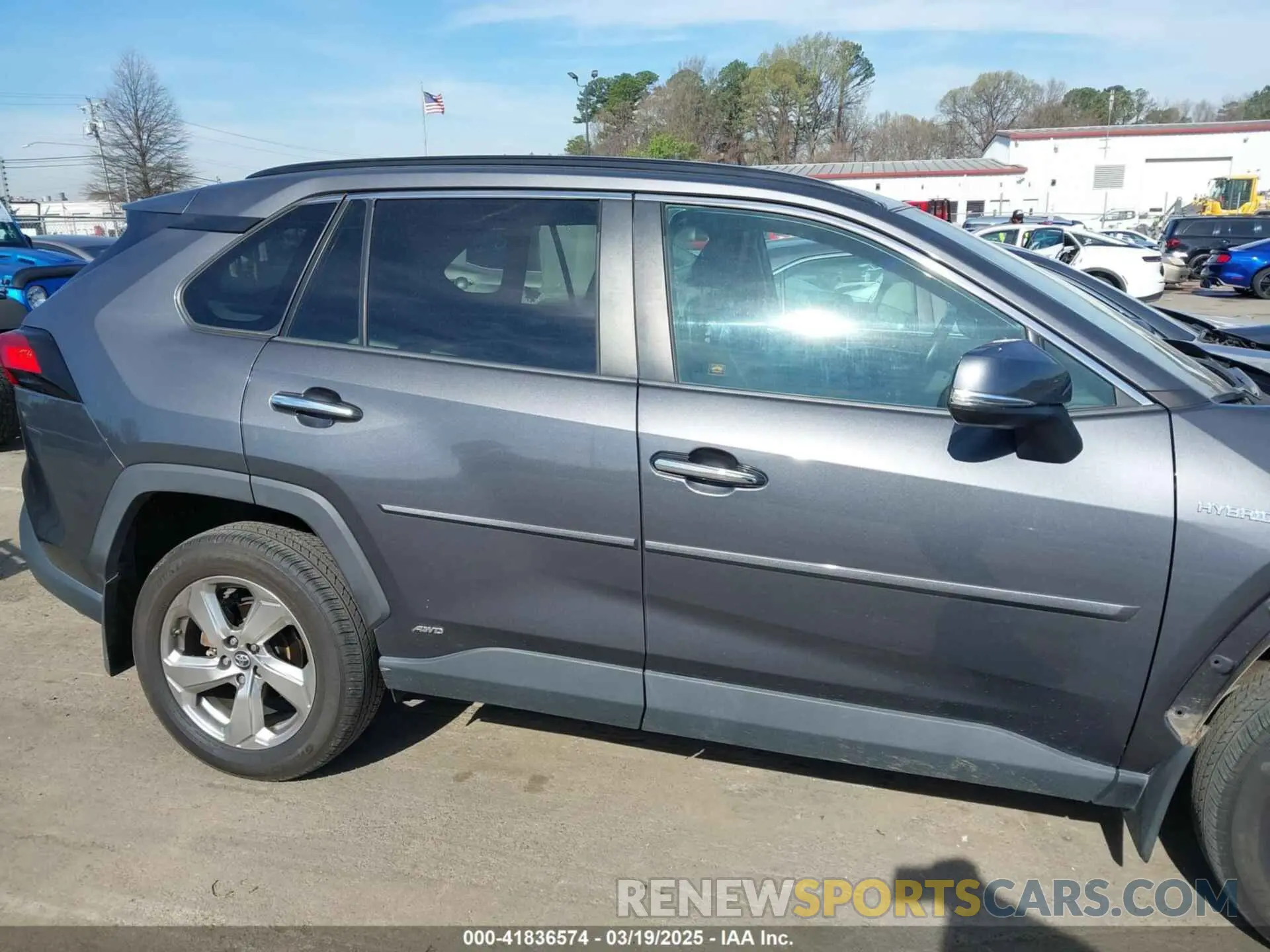 13 Photograph of a damaged car 2T3DWRFV3KW042748 TOYOTA RAV4 HYBRID 2019