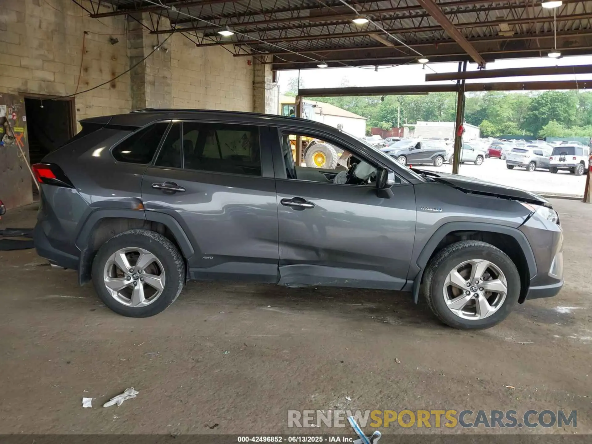 13 Photograph of a damaged car 2T3DWRFV5KW021058 TOYOTA RAV4 HYBRID 2019