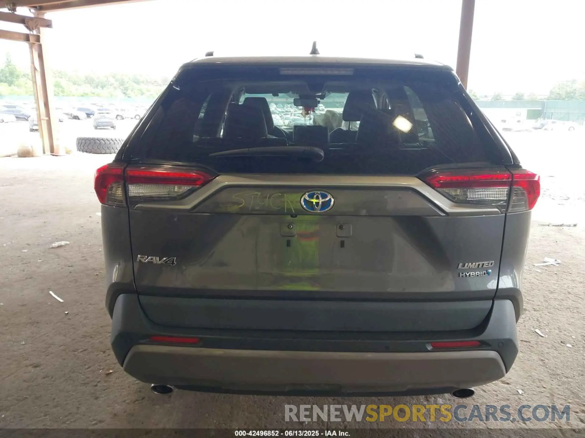 16 Photograph of a damaged car 2T3DWRFV5KW021058 TOYOTA RAV4 HYBRID 2019