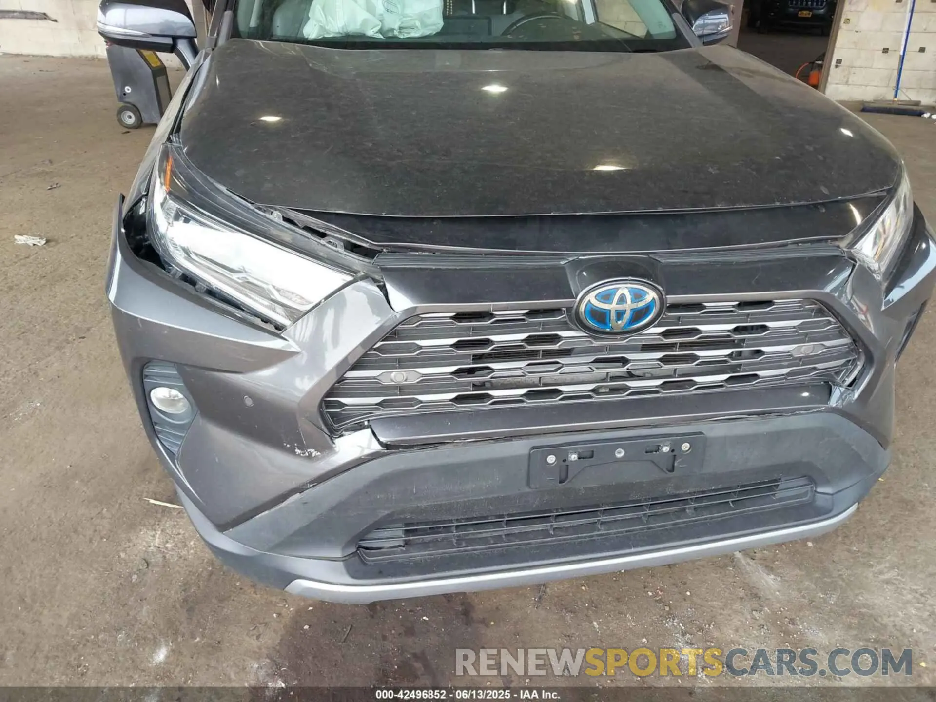 6 Photograph of a damaged car 2T3DWRFV5KW021058 TOYOTA RAV4 HYBRID 2019