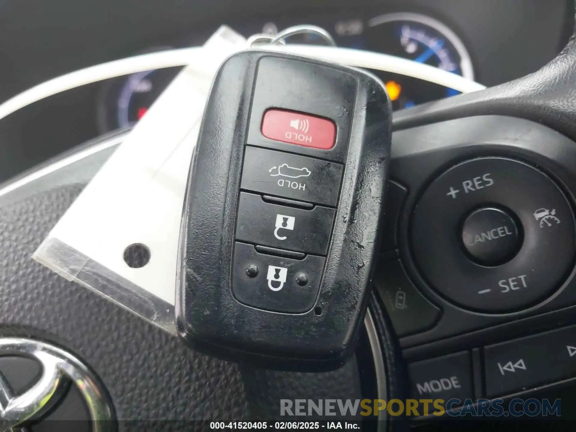 11 Photograph of a damaged car 2T3DWRFV9KW031012 TOYOTA RAV4 HYBRID 2019