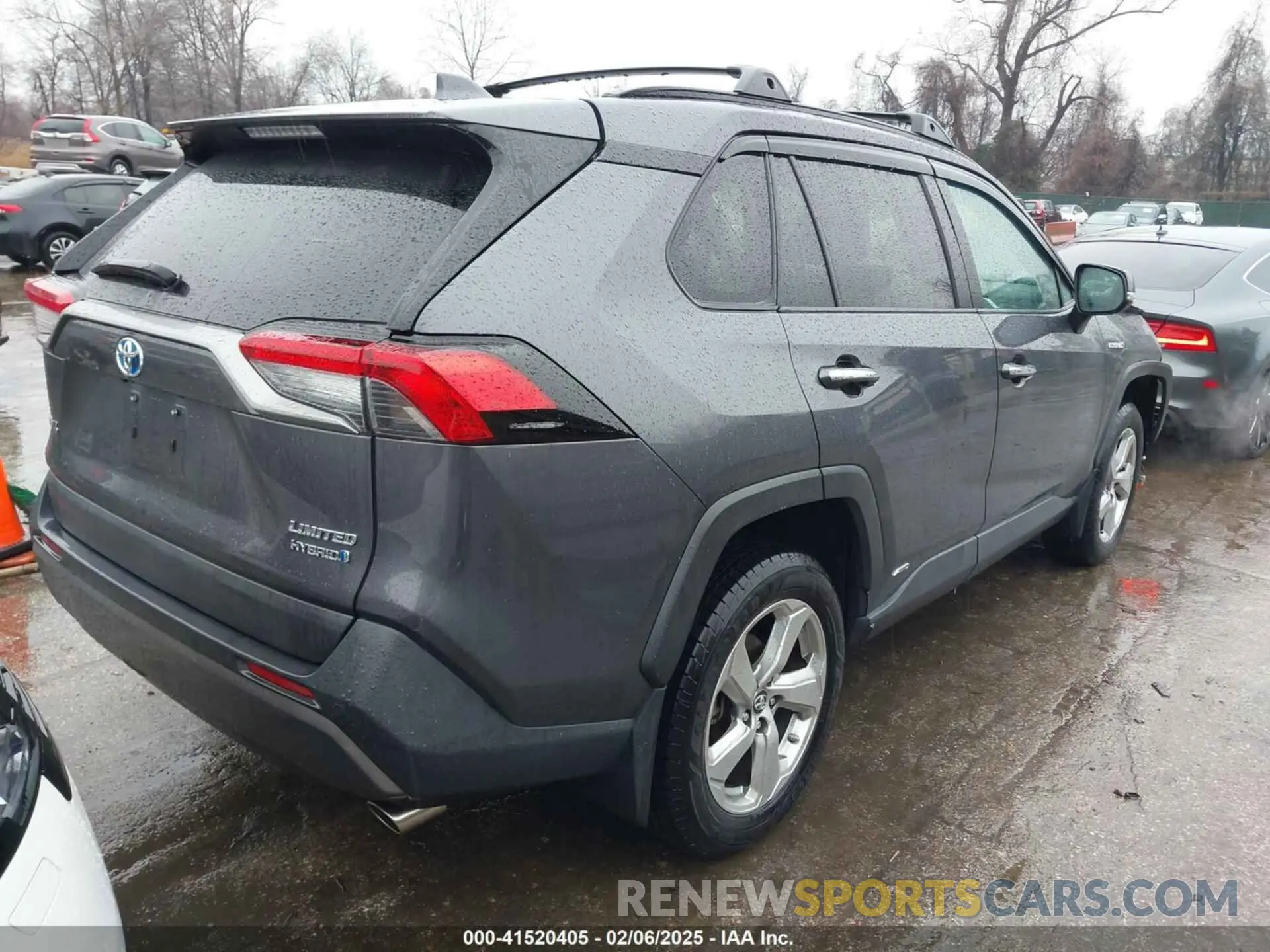 4 Photograph of a damaged car 2T3DWRFV9KW031012 TOYOTA RAV4 HYBRID 2019