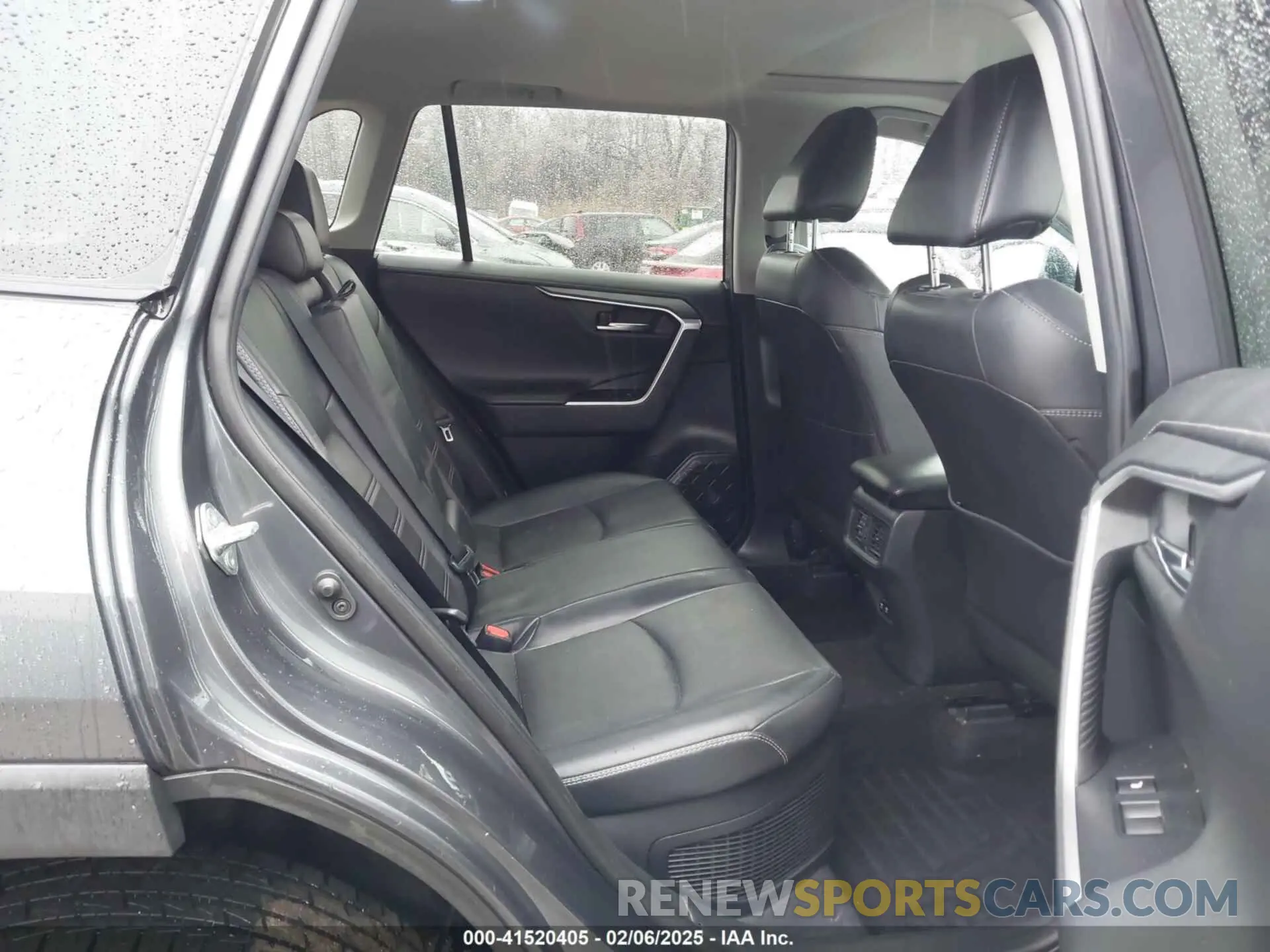 8 Photograph of a damaged car 2T3DWRFV9KW031012 TOYOTA RAV4 HYBRID 2019
