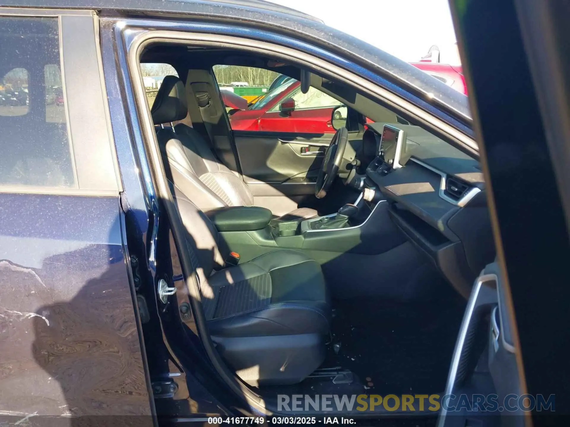 5 Photograph of a damaged car 2T3EWRFV6KW023261 TOYOTA RAV4 HYBRID 2019