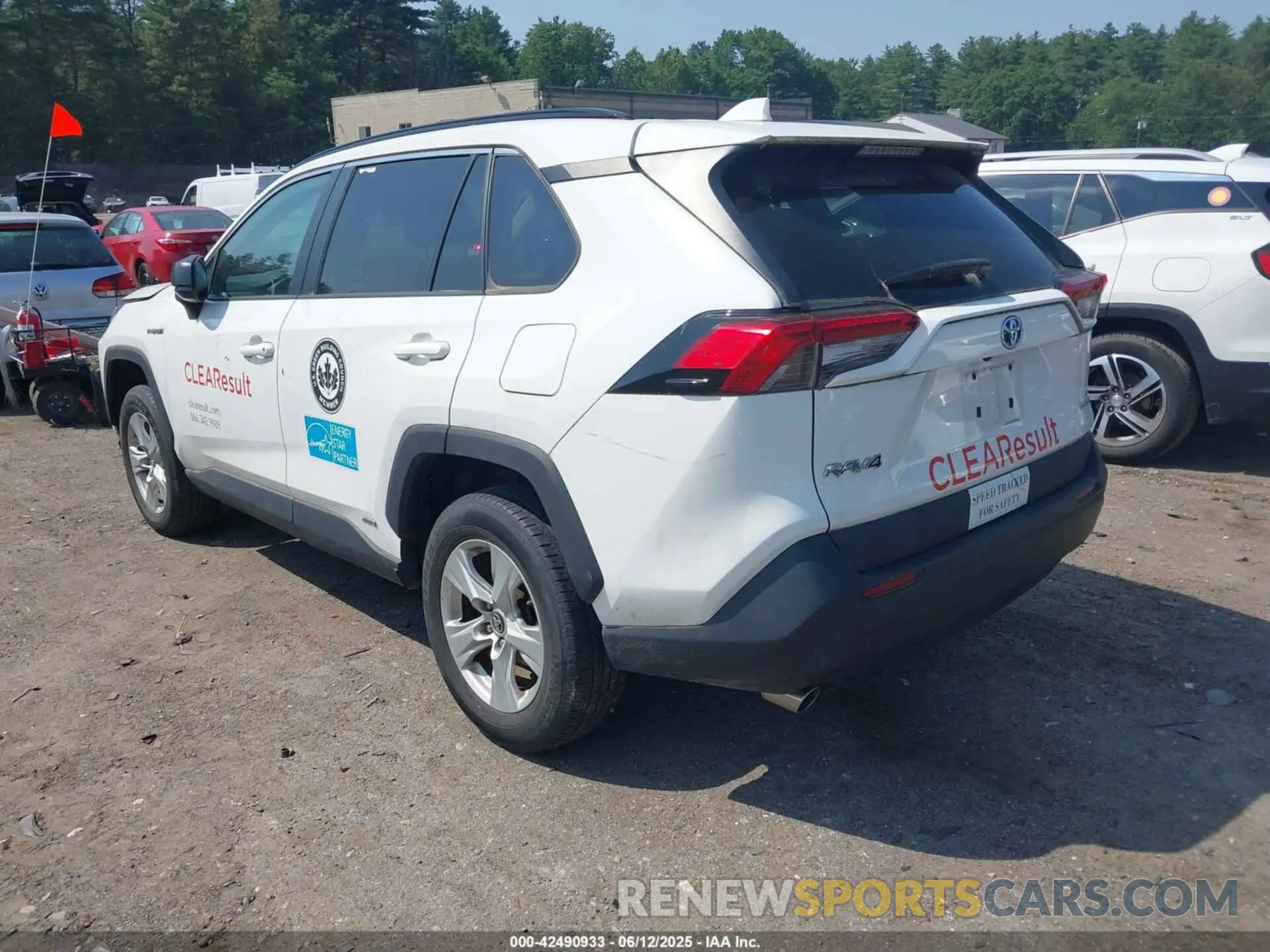 3 Photograph of a damaged car 2T3LWRFV0KW024848 TOYOTA RAV4 HYBRID 2019