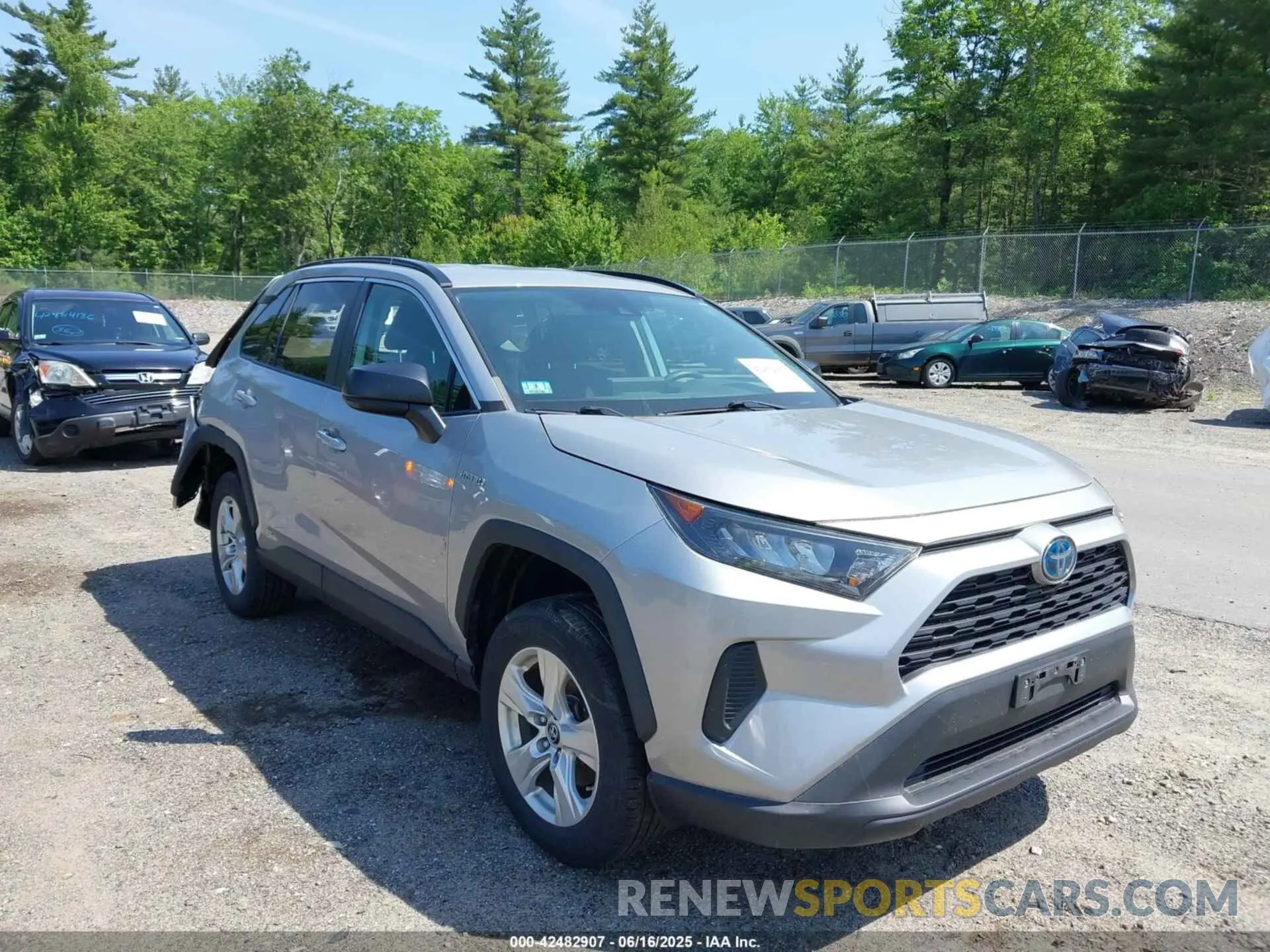 1 Photograph of a damaged car 2T3LWRFV1KW018878 TOYOTA RAV4 HYBRID 2019