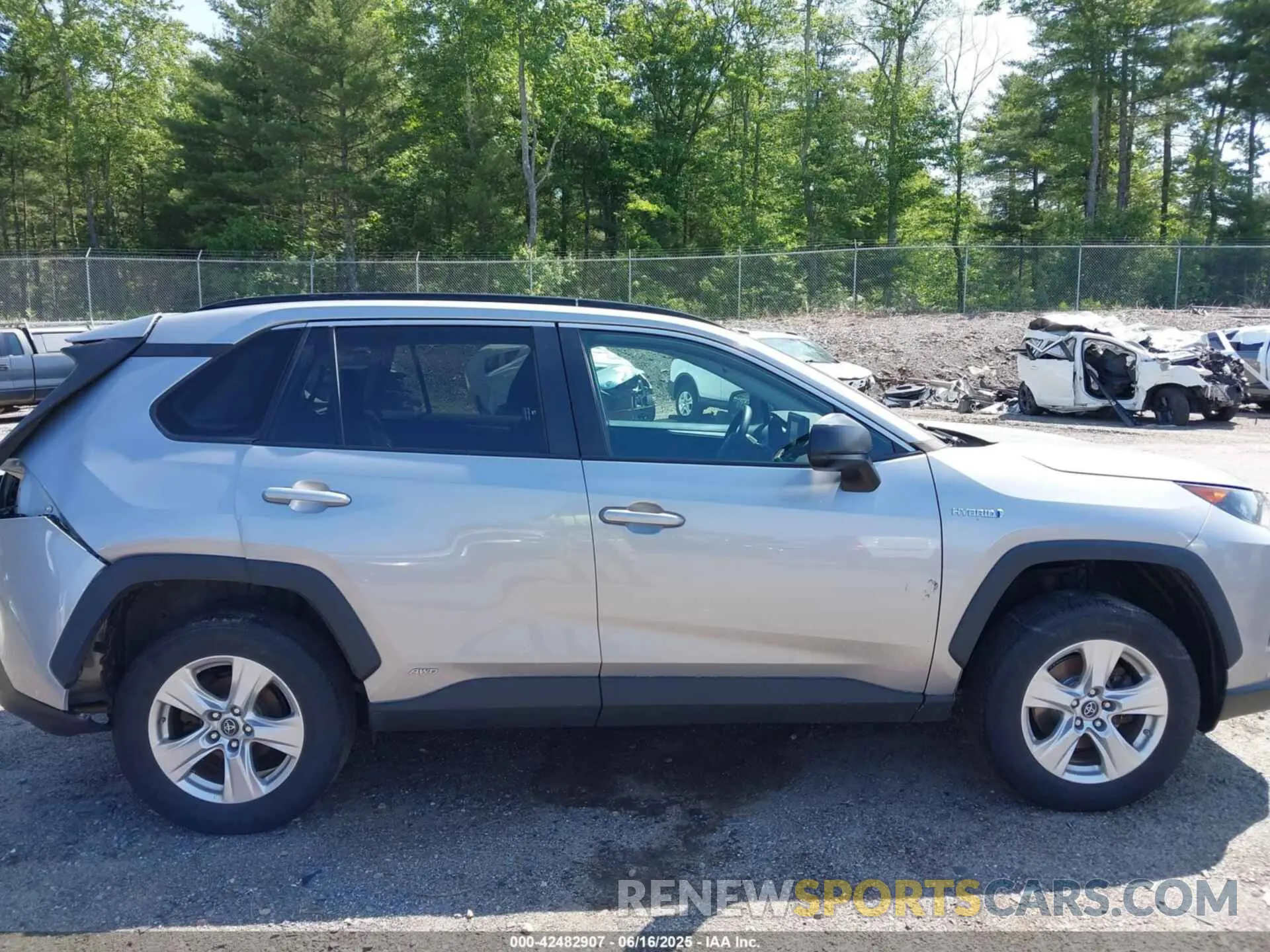 13 Photograph of a damaged car 2T3LWRFV1KW018878 TOYOTA RAV4 HYBRID 2019