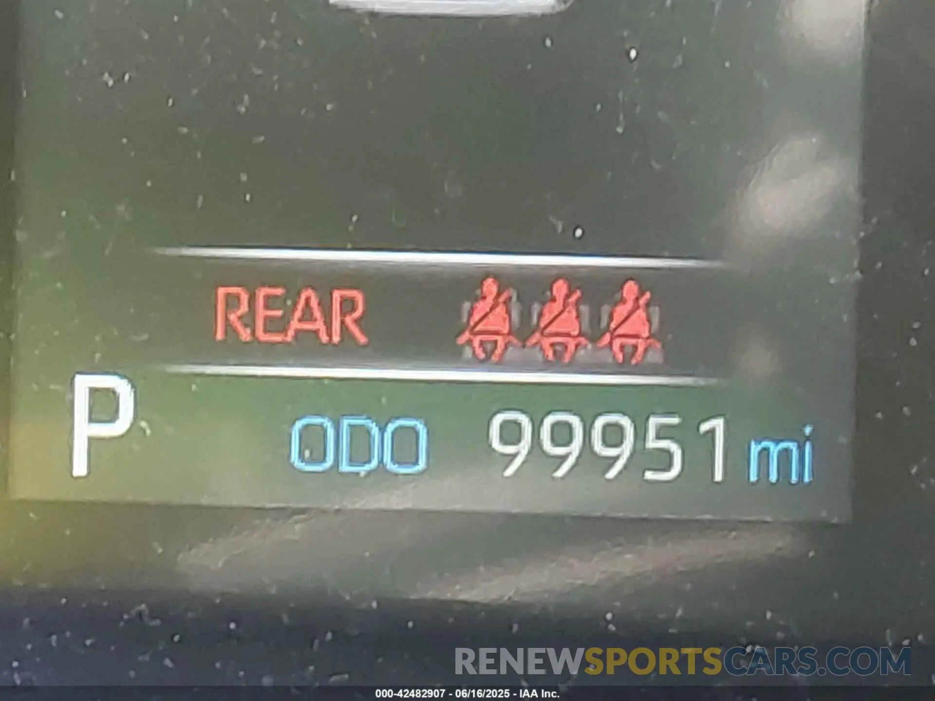 15 Photograph of a damaged car 2T3LWRFV1KW018878 TOYOTA RAV4 HYBRID 2019