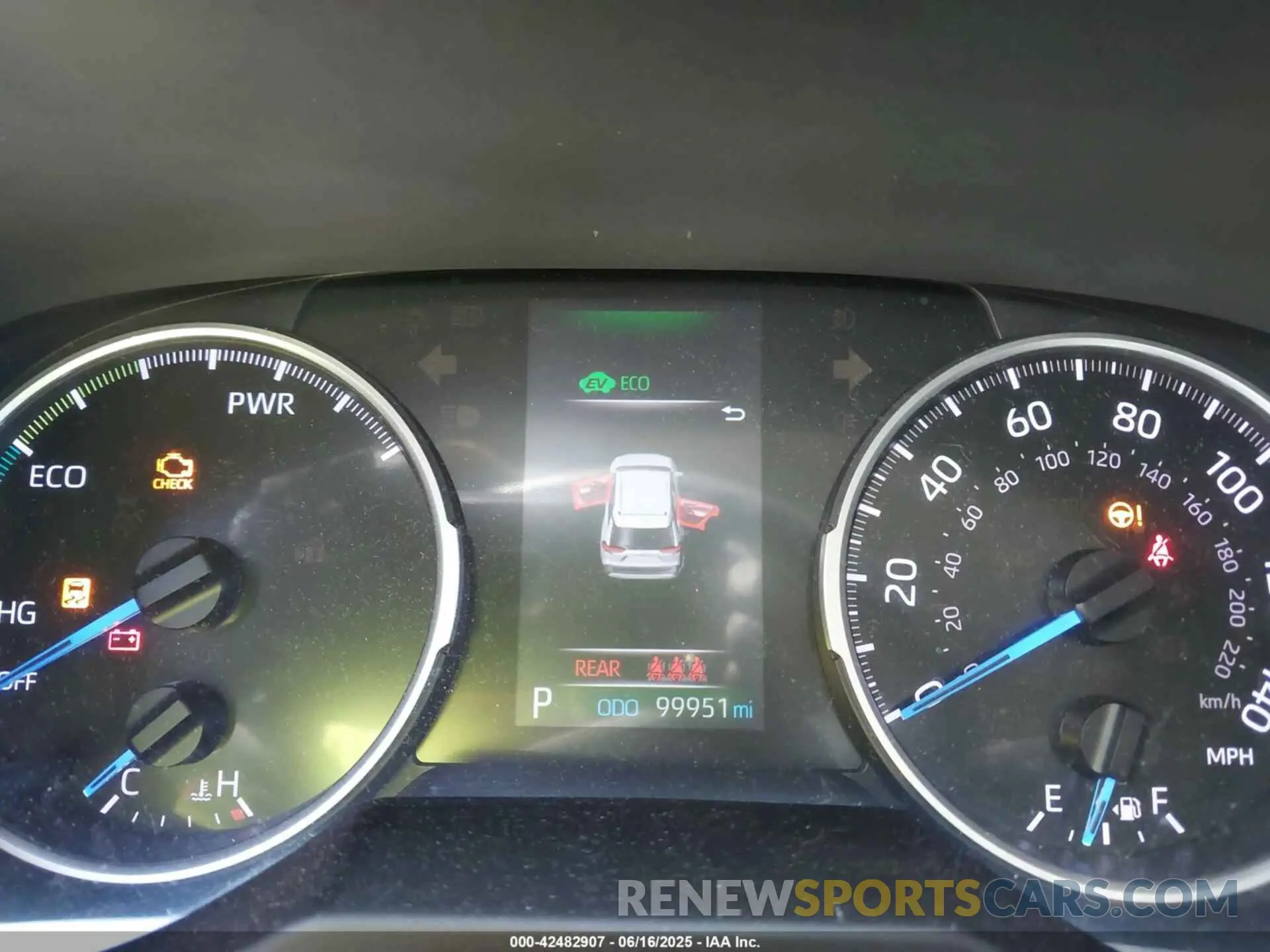 7 Photograph of a damaged car 2T3LWRFV1KW018878 TOYOTA RAV4 HYBRID 2019