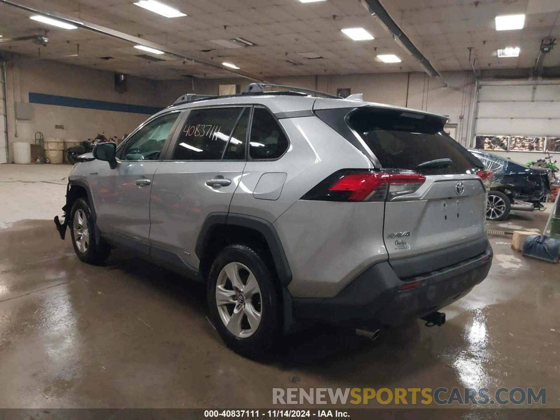 3 Photograph of a damaged car 2T3LWRFV9KW023763 TOYOTA RAV4 HYBRID 2019