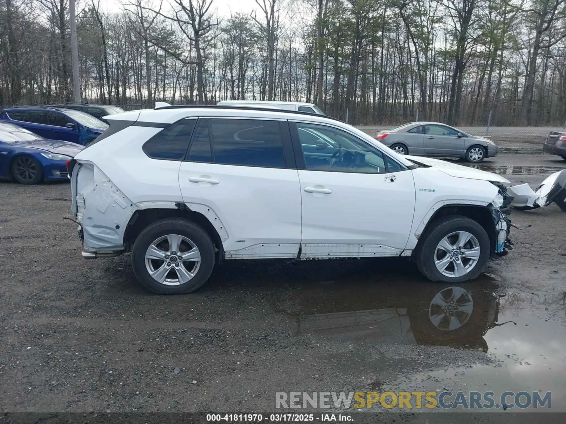 13 Photograph of a damaged car 2T3MWRFV2KW009546 TOYOTA RAV4 HYBRID 2019