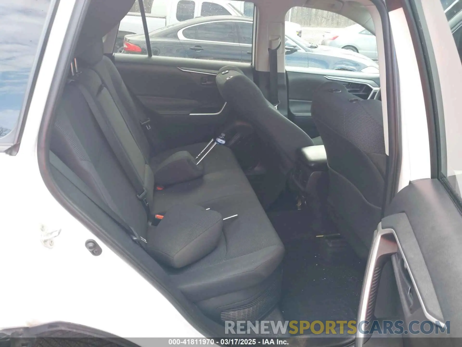 8 Photograph of a damaged car 2T3MWRFV2KW009546 TOYOTA RAV4 HYBRID 2019