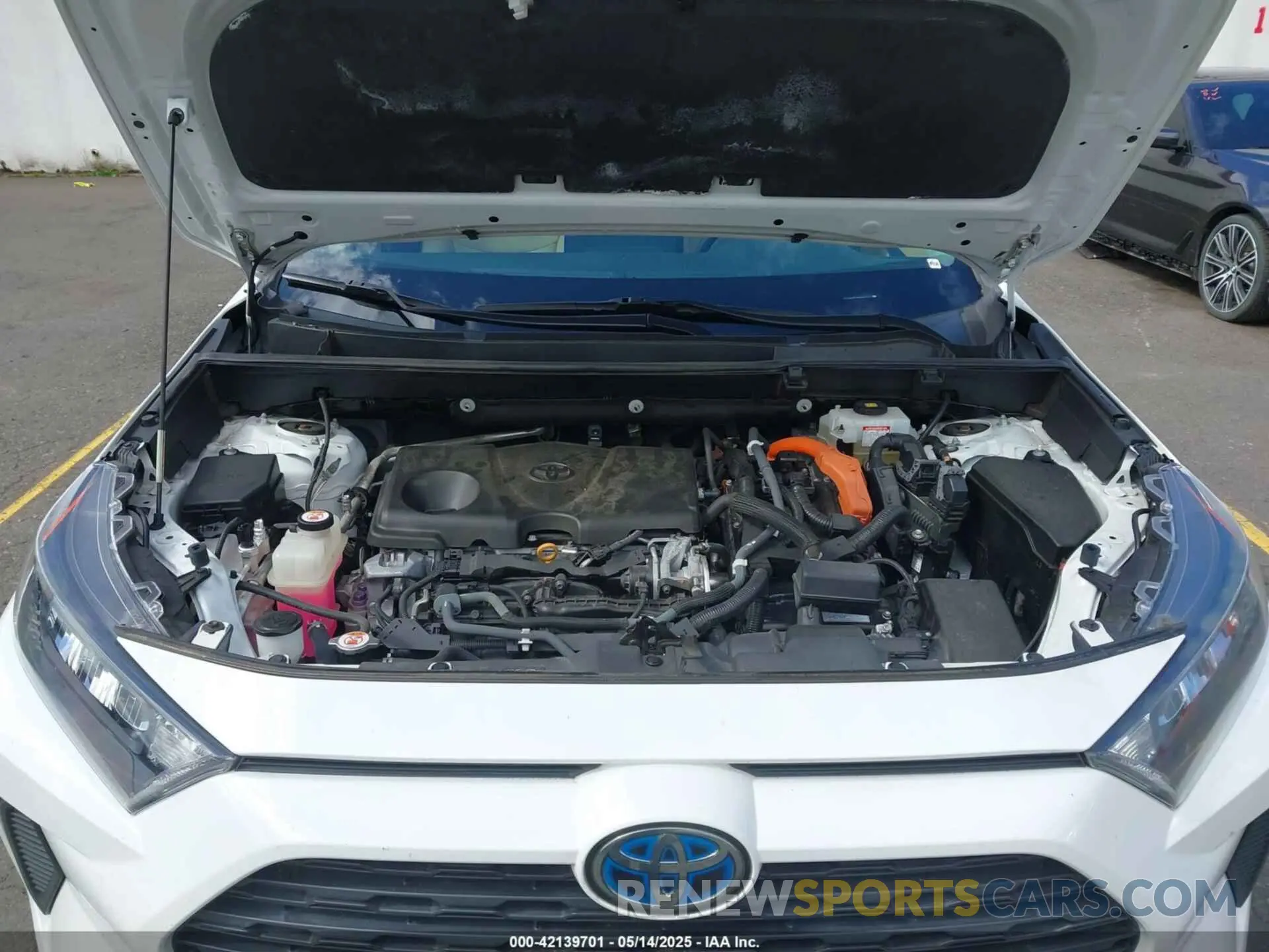 10 Photograph of a damaged car 2T3MWRFV5KW031654 TOYOTA RAV4 HYBRID 2019