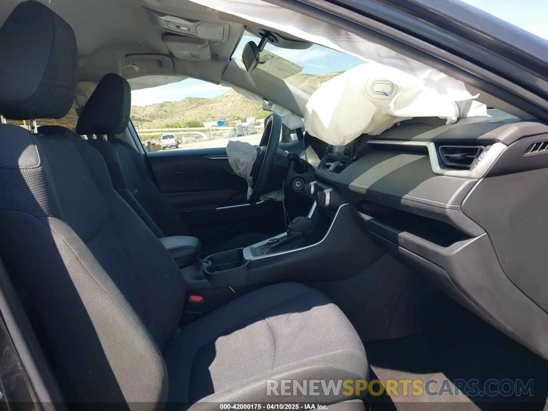 5 Photograph of a damaged car 2T3MWRFV9KW006563 TOYOTA RAV4 HYBRID 2019