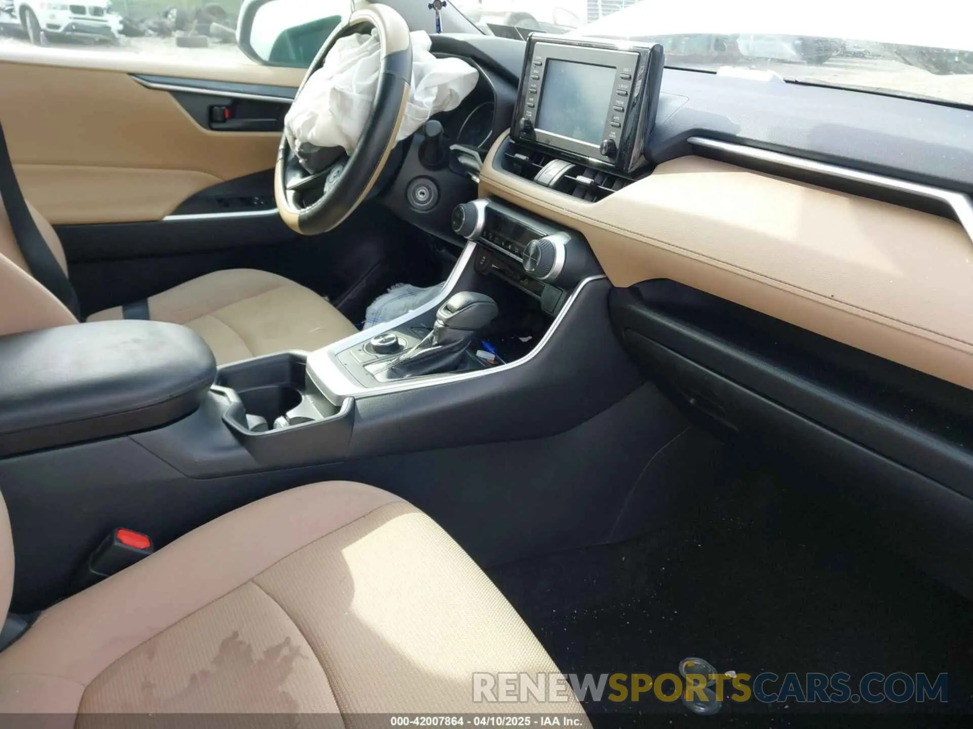 5 Photograph of a damaged car 2T3MWRFVXKW018477 TOYOTA RAV4 HYBRID 2019
