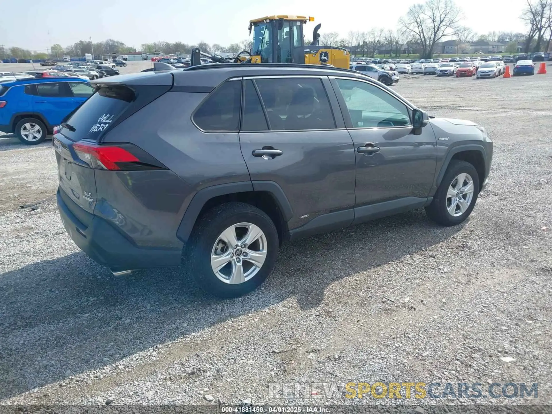 4 Photograph of a damaged car 2T3RWRFV0KW027727 TOYOTA RAV4 HYBRID 2019