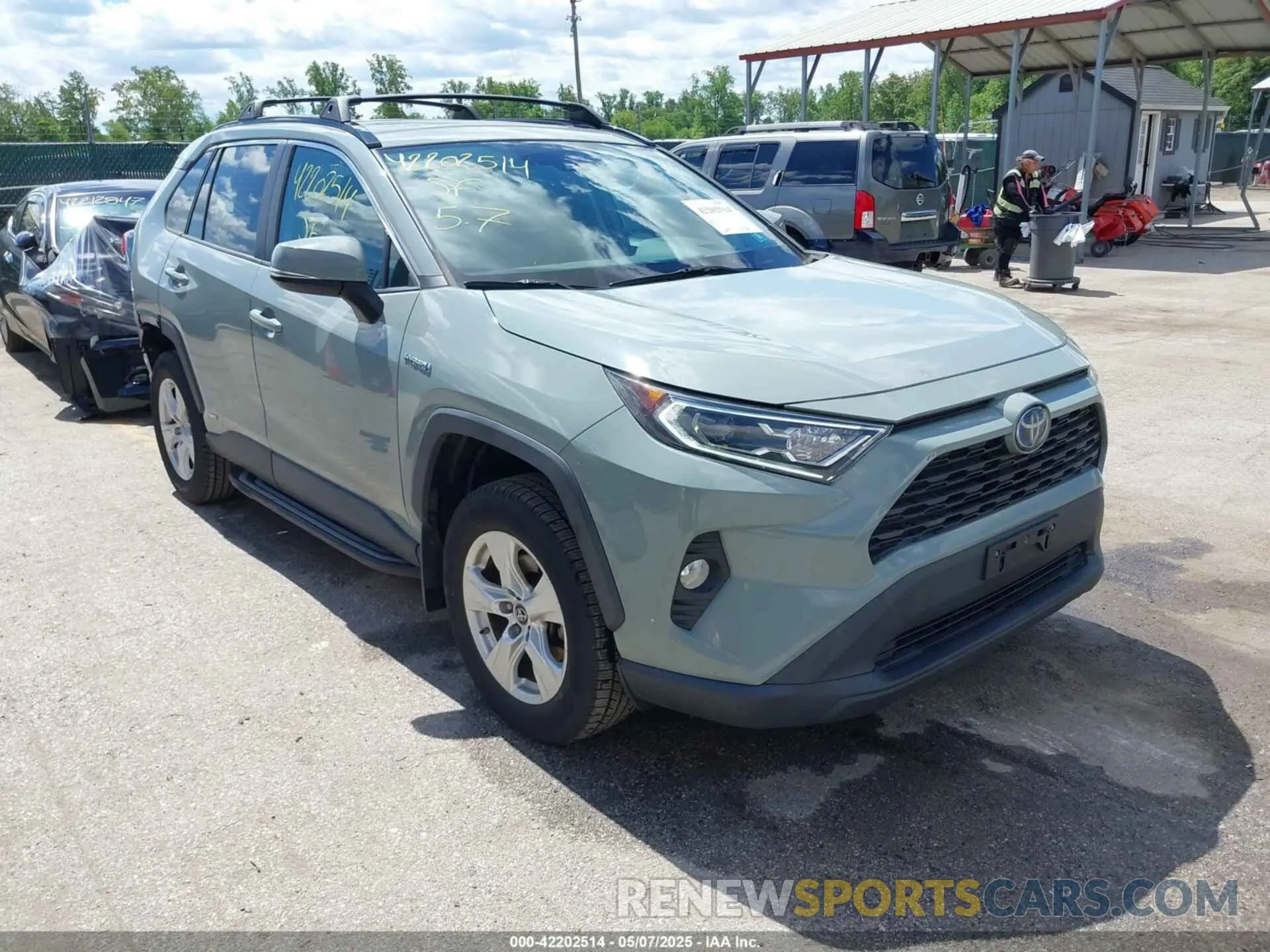 1 Photograph of a damaged car 2T3RWRFV1KW030037 TOYOTA RAV4 HYBRID 2019