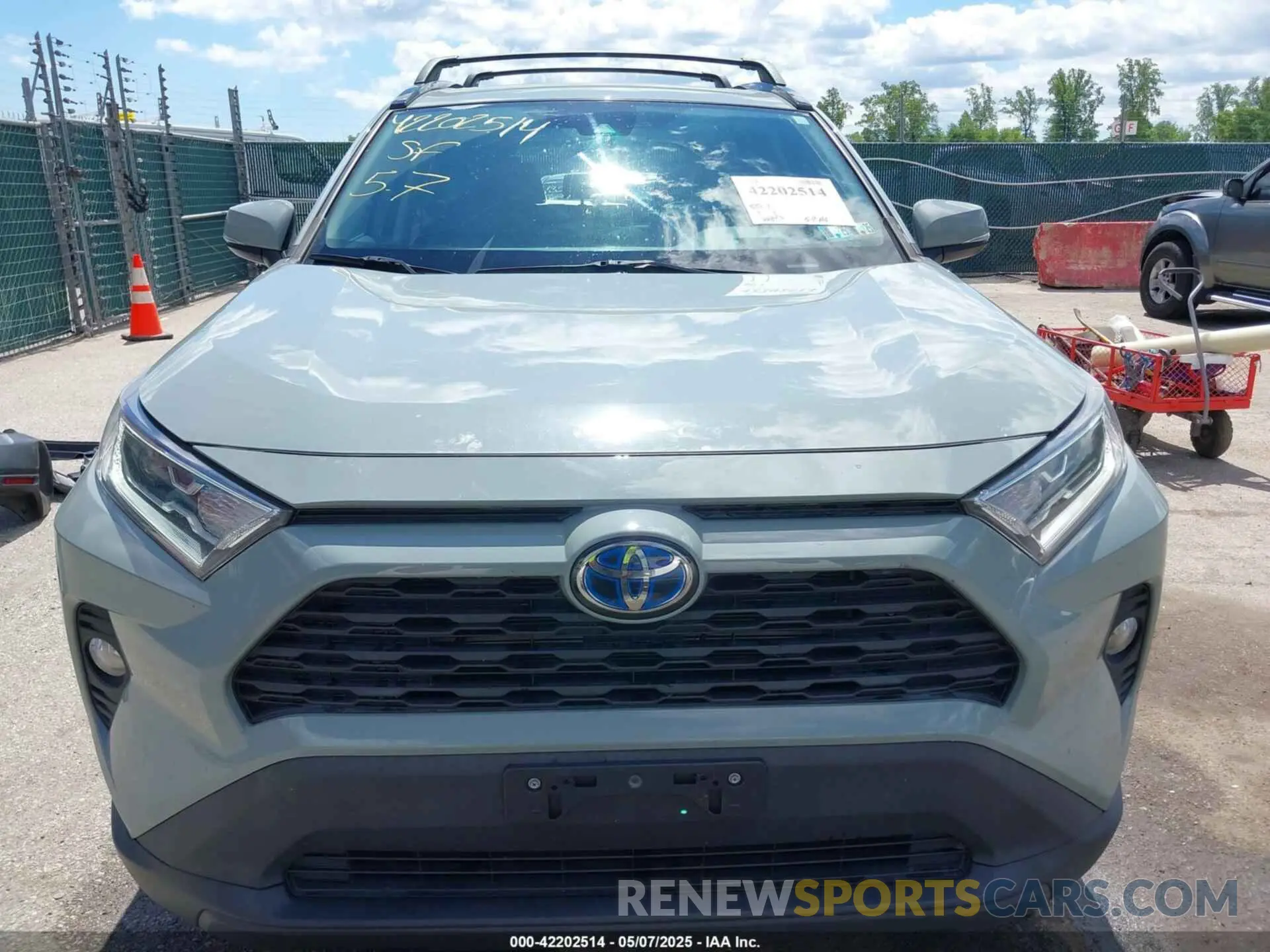 13 Photograph of a damaged car 2T3RWRFV1KW030037 TOYOTA RAV4 HYBRID 2019
