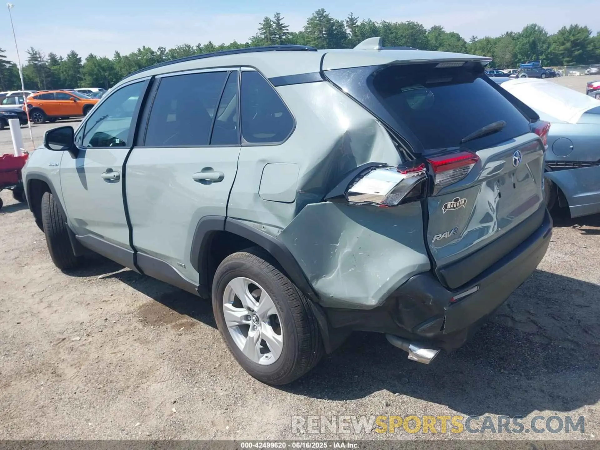 3 Photograph of a damaged car 2T3RWRFV2KW020164 TOYOTA RAV4 HYBRID 2019